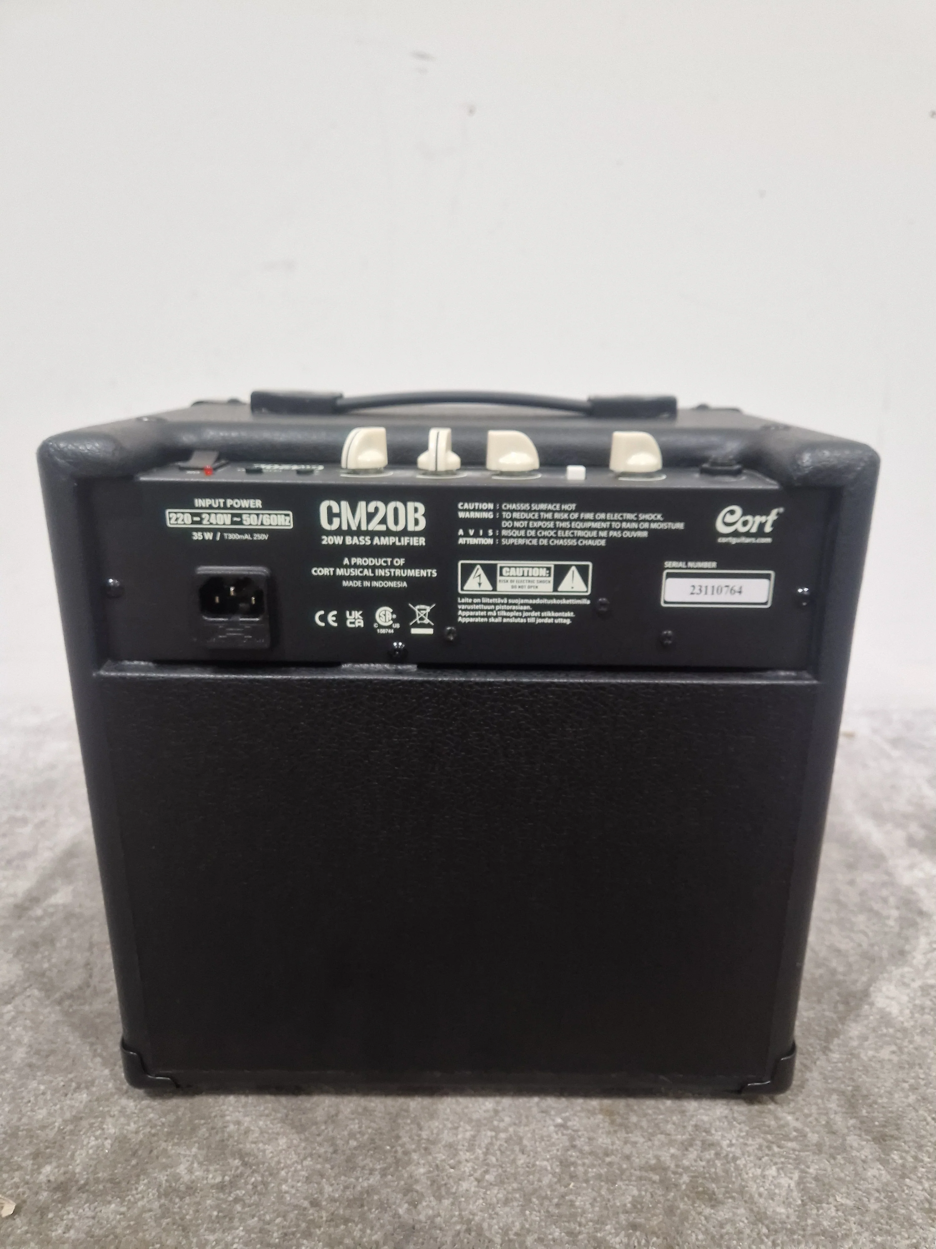 Cort CM20B - 20W Bass Combo Amp - Excellent w/ Power Supply - Image 2