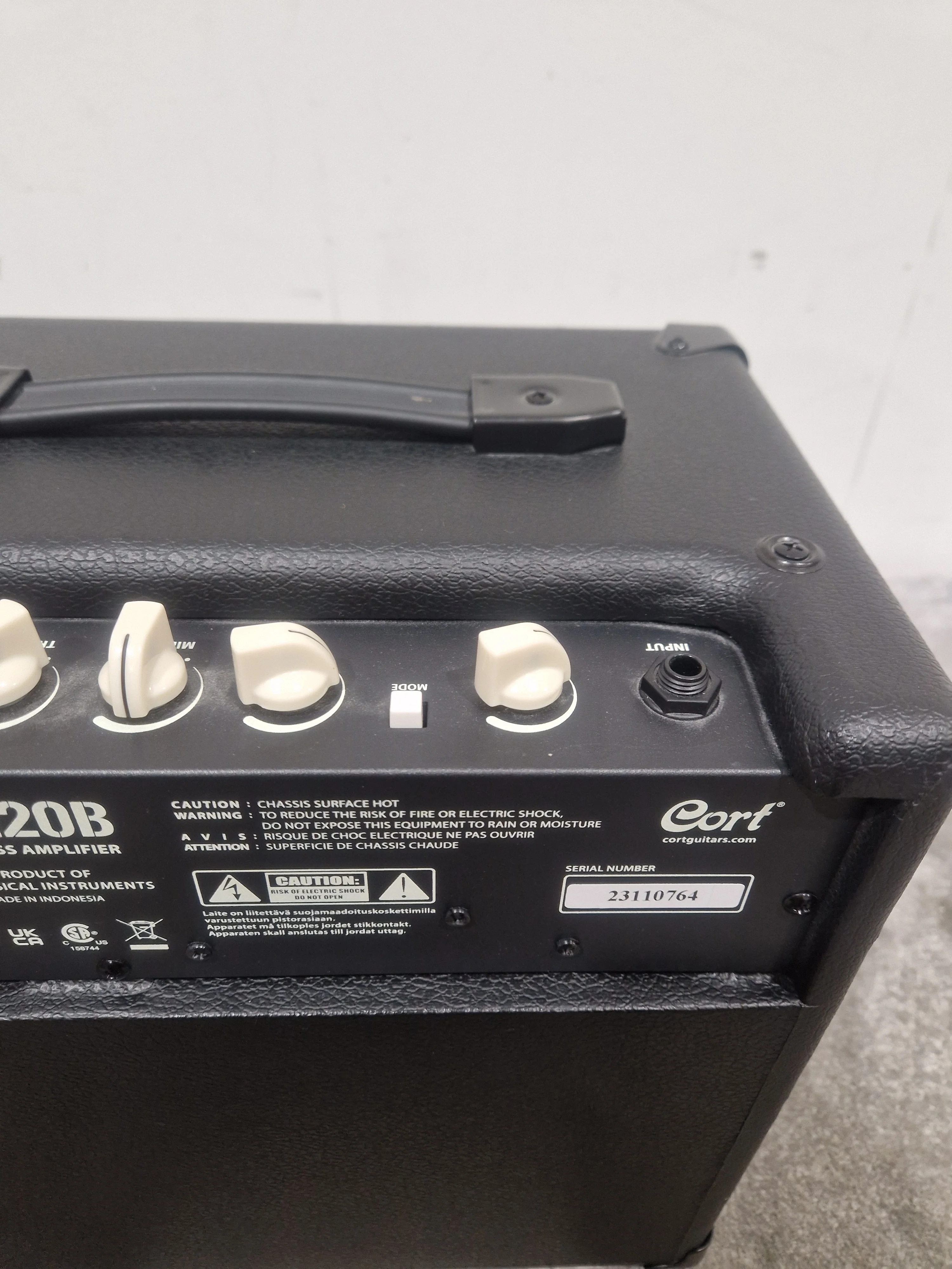 Cort CM20B - 20W Bass Combo Amp - Excellent w/ Power Supply - Image 7