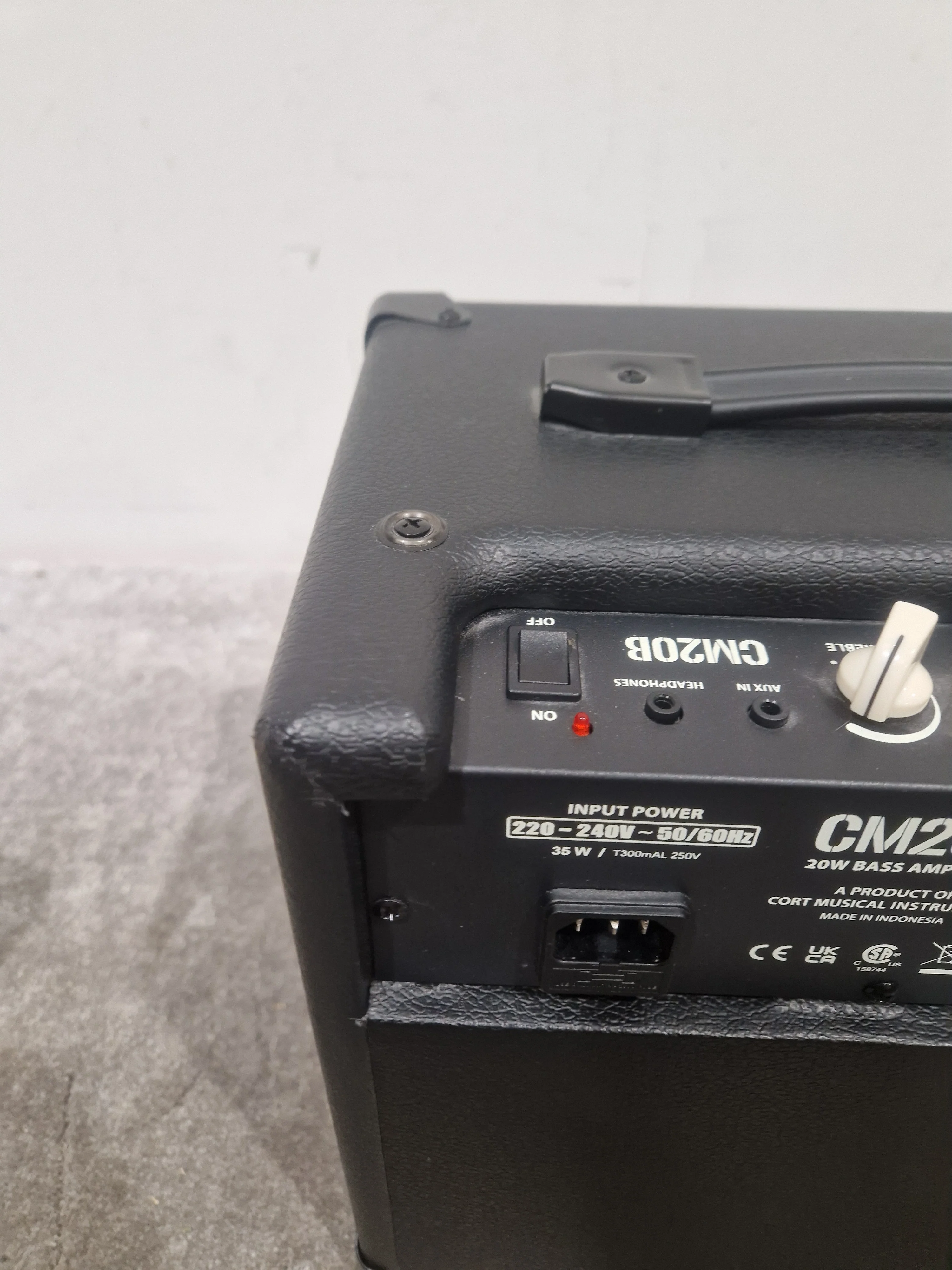 Cort CM20B - 20W Bass Combo Amp - Excellent w/ Power Supply - Image 9