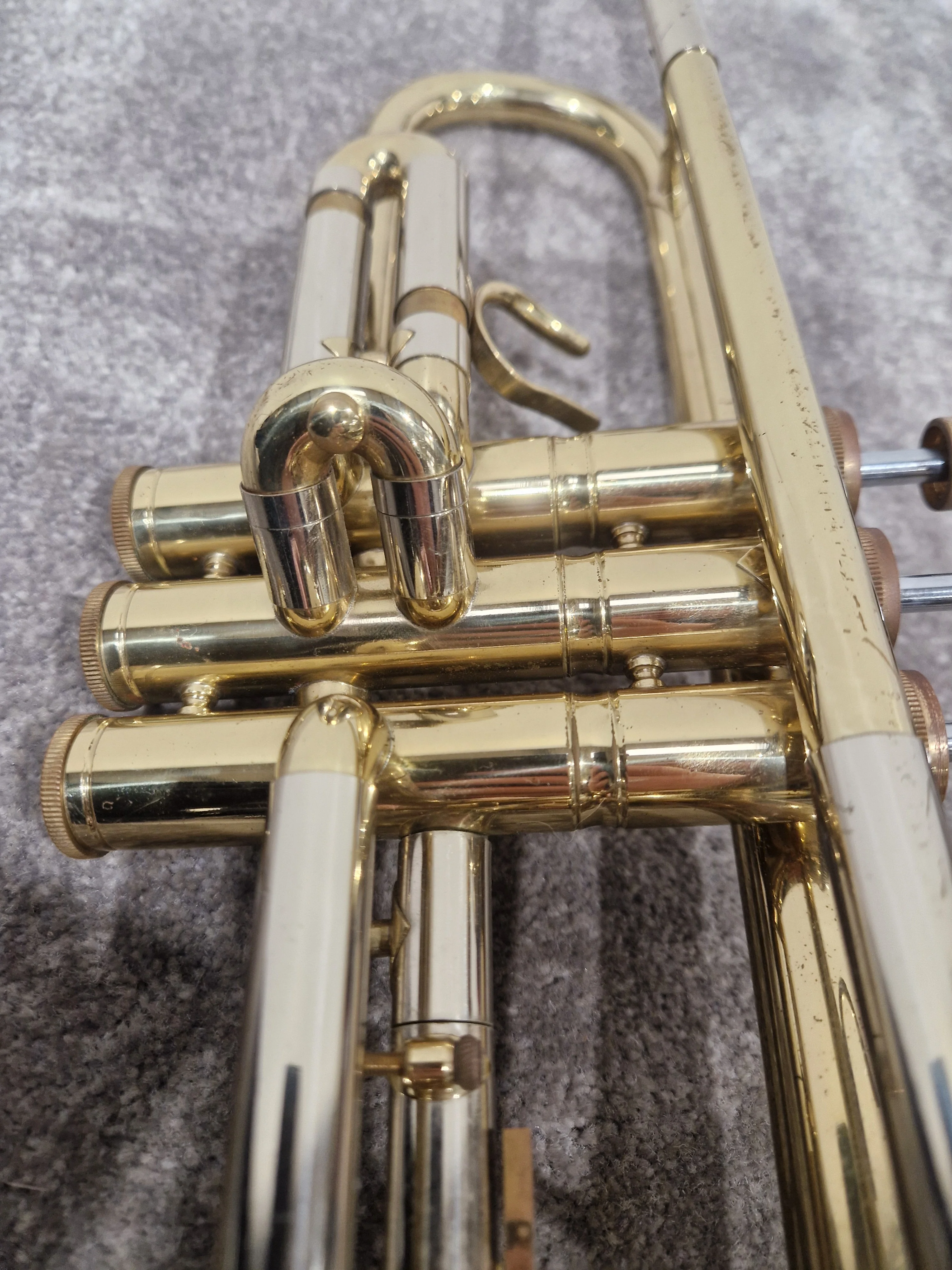 Corton Amati 776467 – Classic Brass Trumpet – Good w/ Chord Soft Case & Trumpet Study Books - Image 14