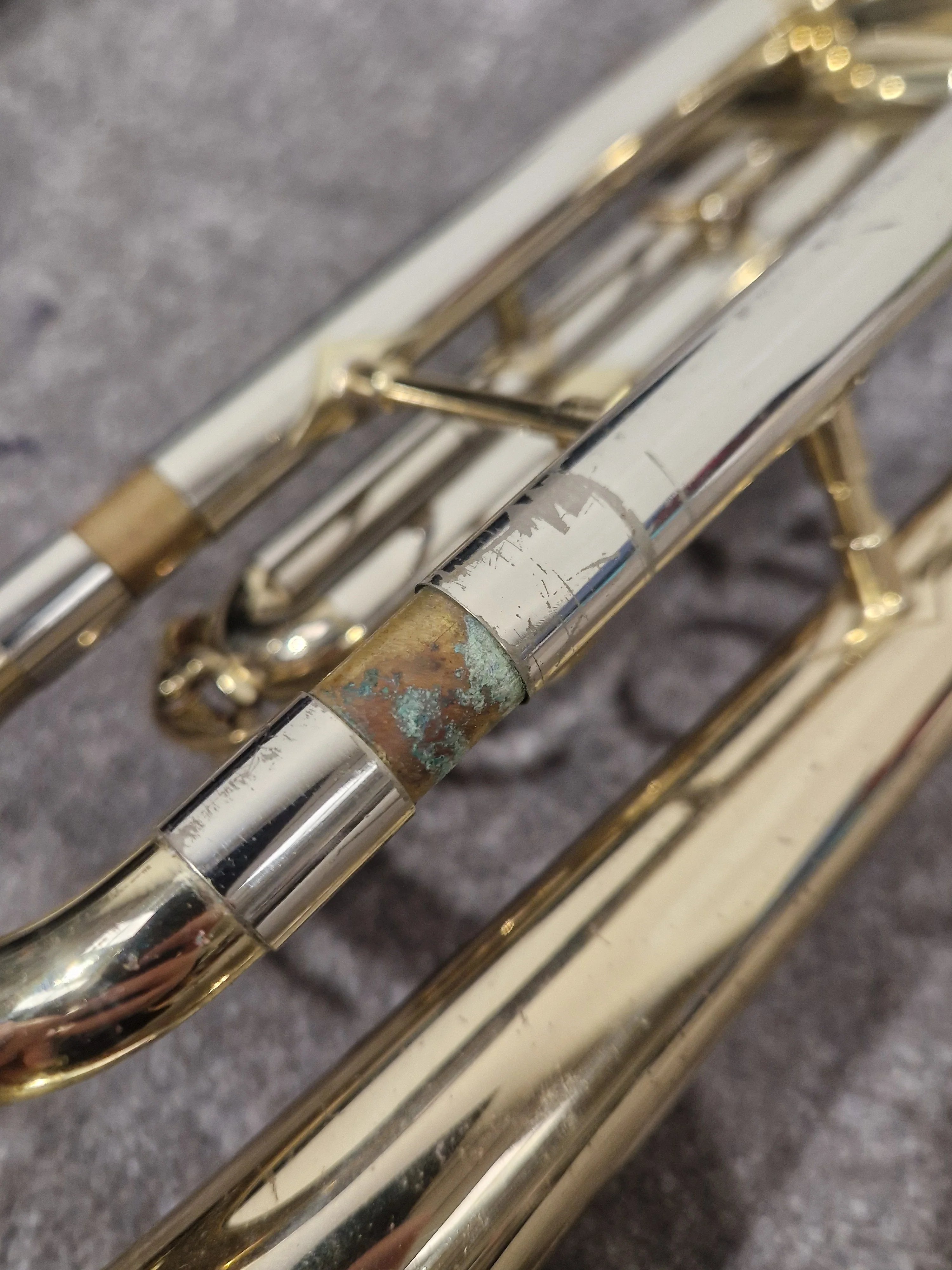Corton Amati 776467 – Classic Brass Trumpet – Good w/ Chord Soft Case & Trumpet Study Books - Image 6