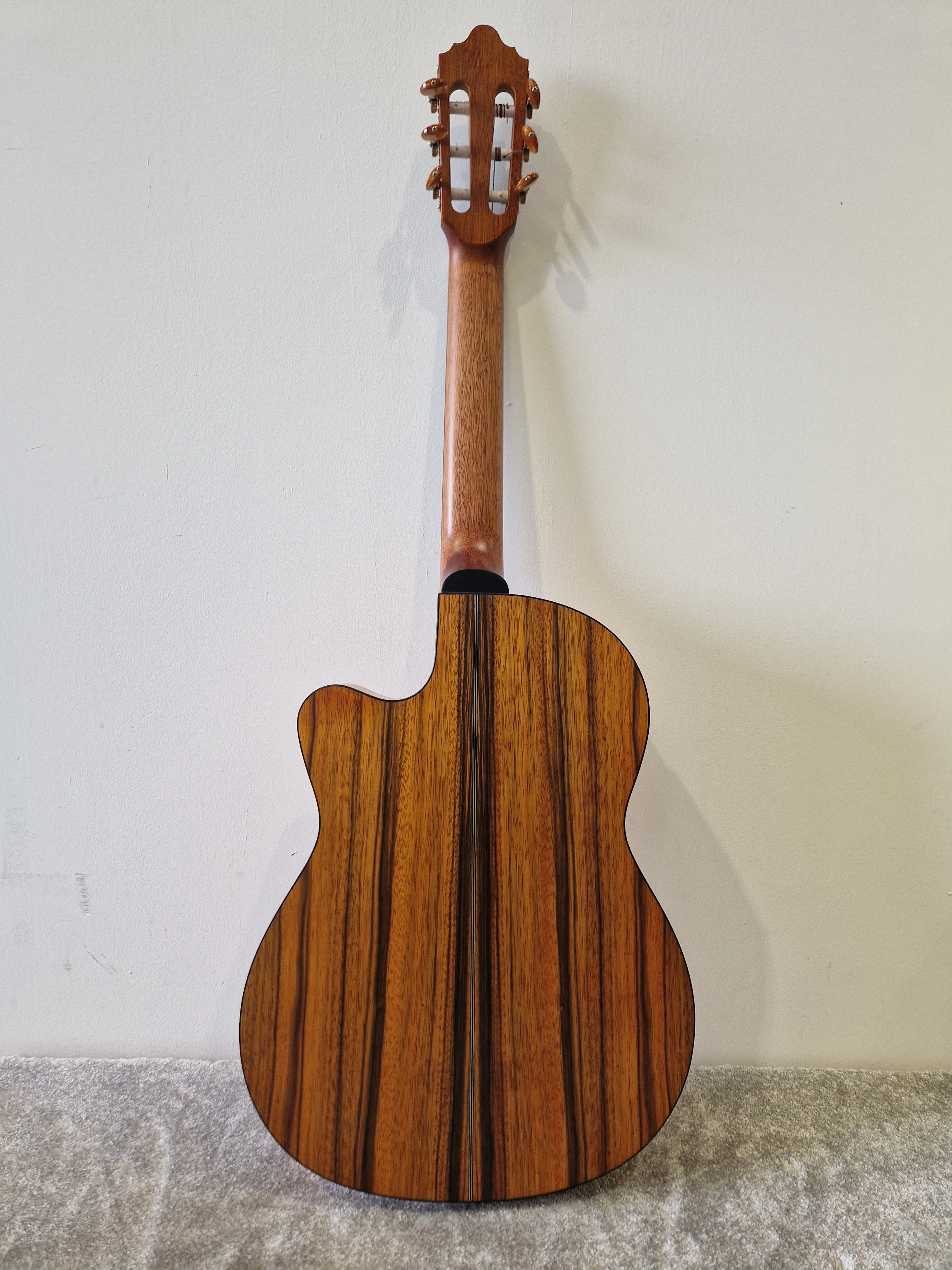 Crafter CE15/N Electro Classical – Solid Cedar Top & LR-T Pro Preamp – Excellent - Image 4