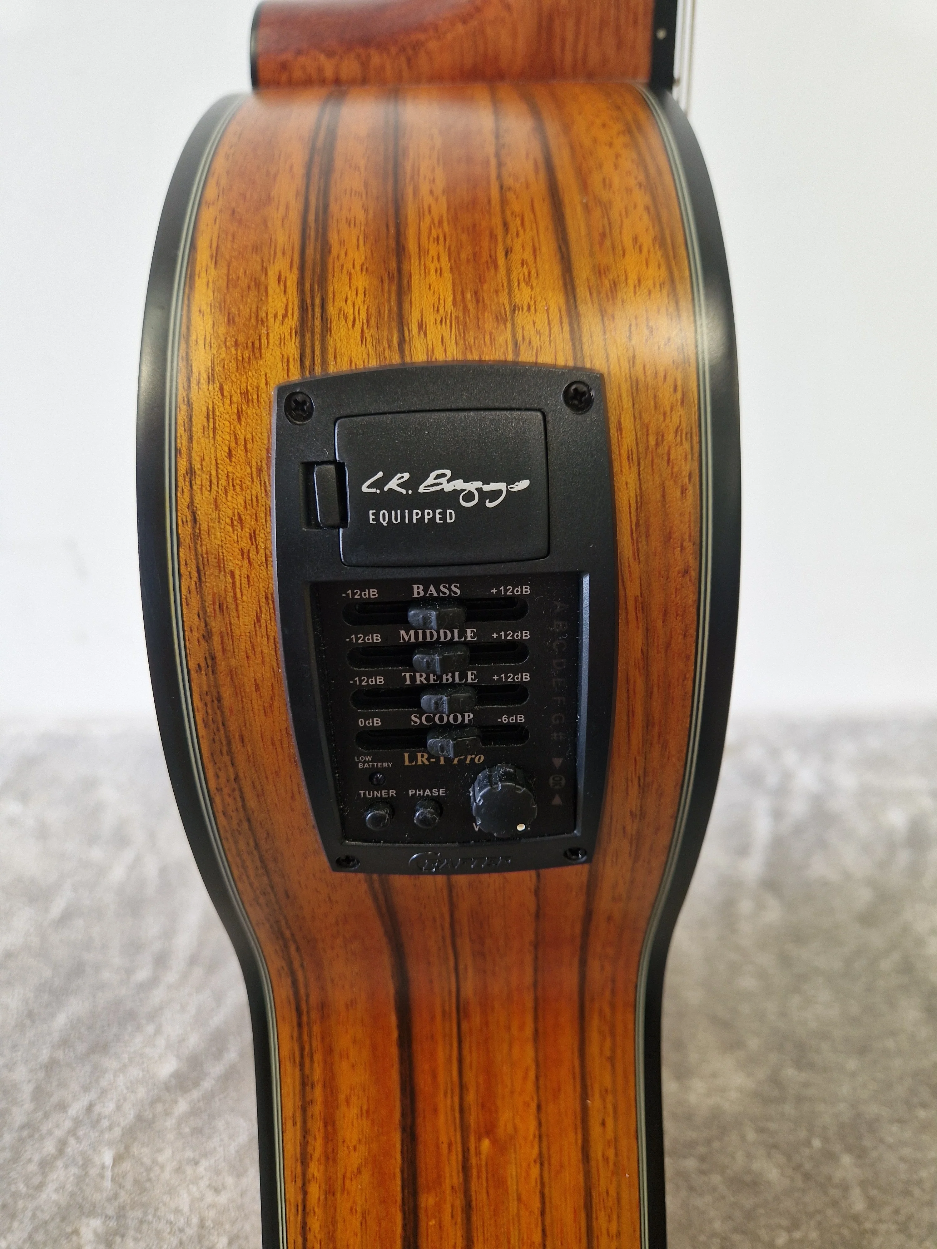 Crafter CE15/N Electro Classical – Solid Cedar Top & LR-T Pro Preamp – Excellent - Image 7