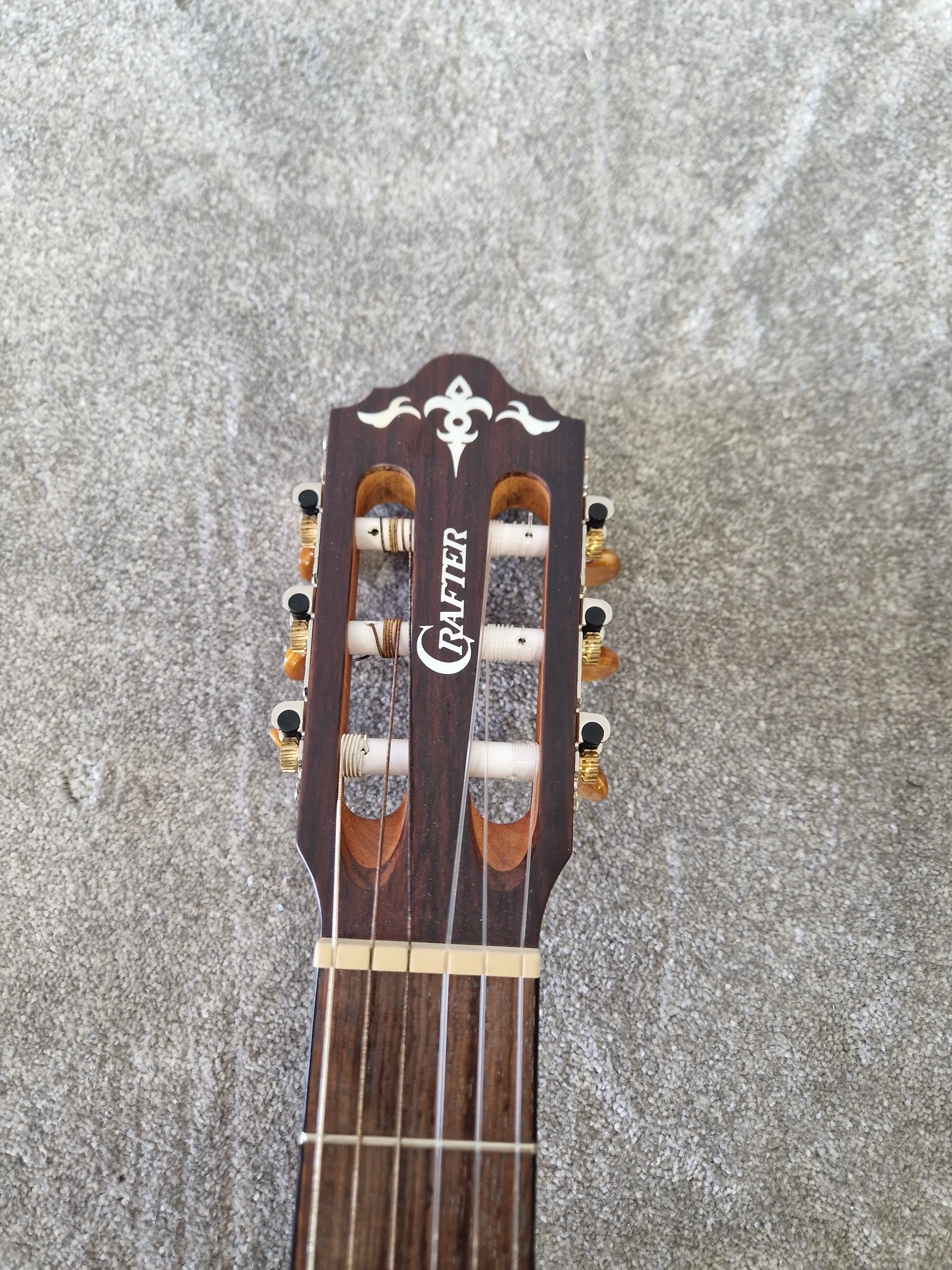 Crafter CE15/N Electro Classical – Solid Cedar Top & LR-T Pro Preamp – Excellent - Image 8