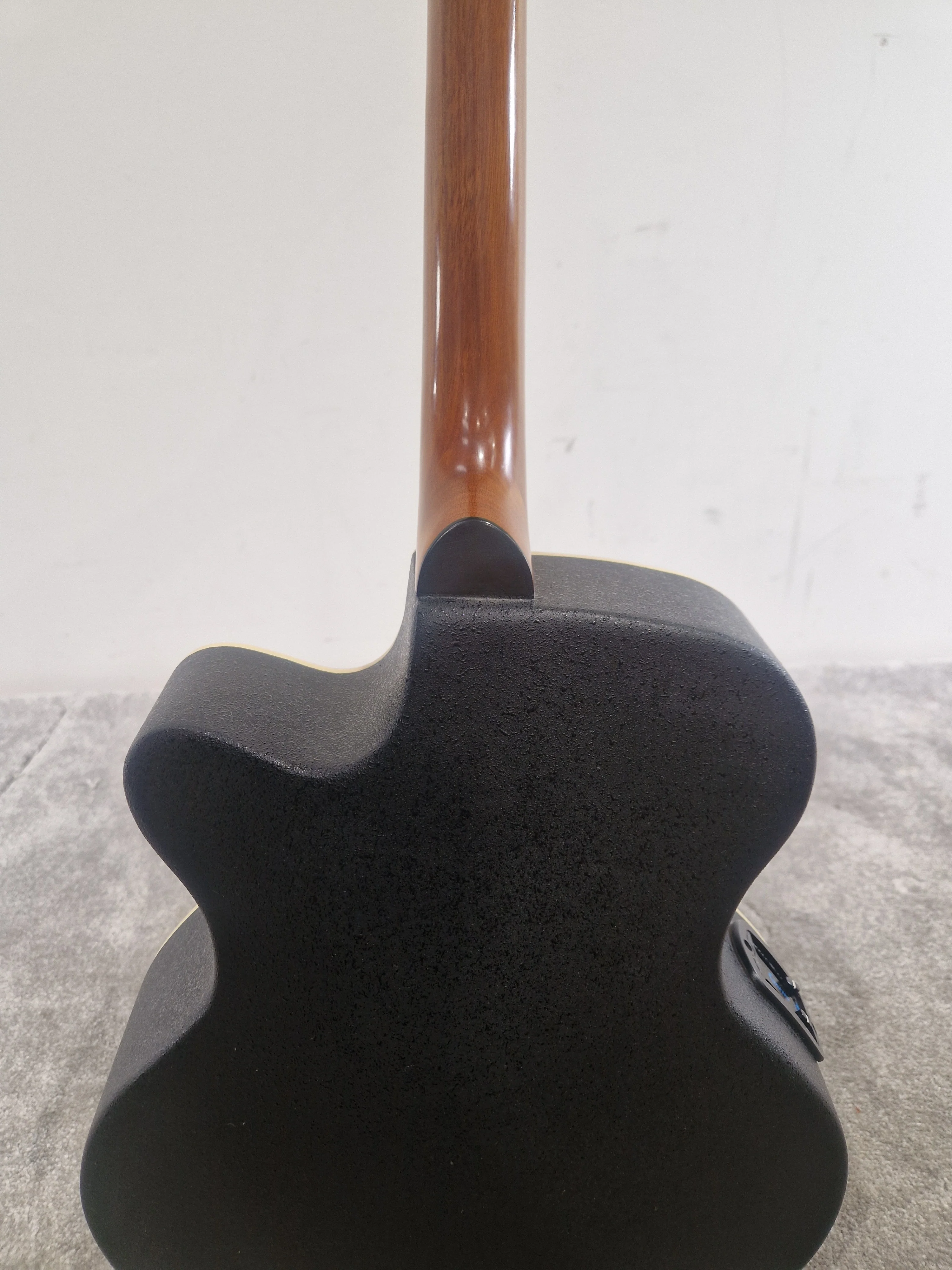 Crafter M70E Mandolin - Acoustic-Electric Excellence - Excellent - Image 4