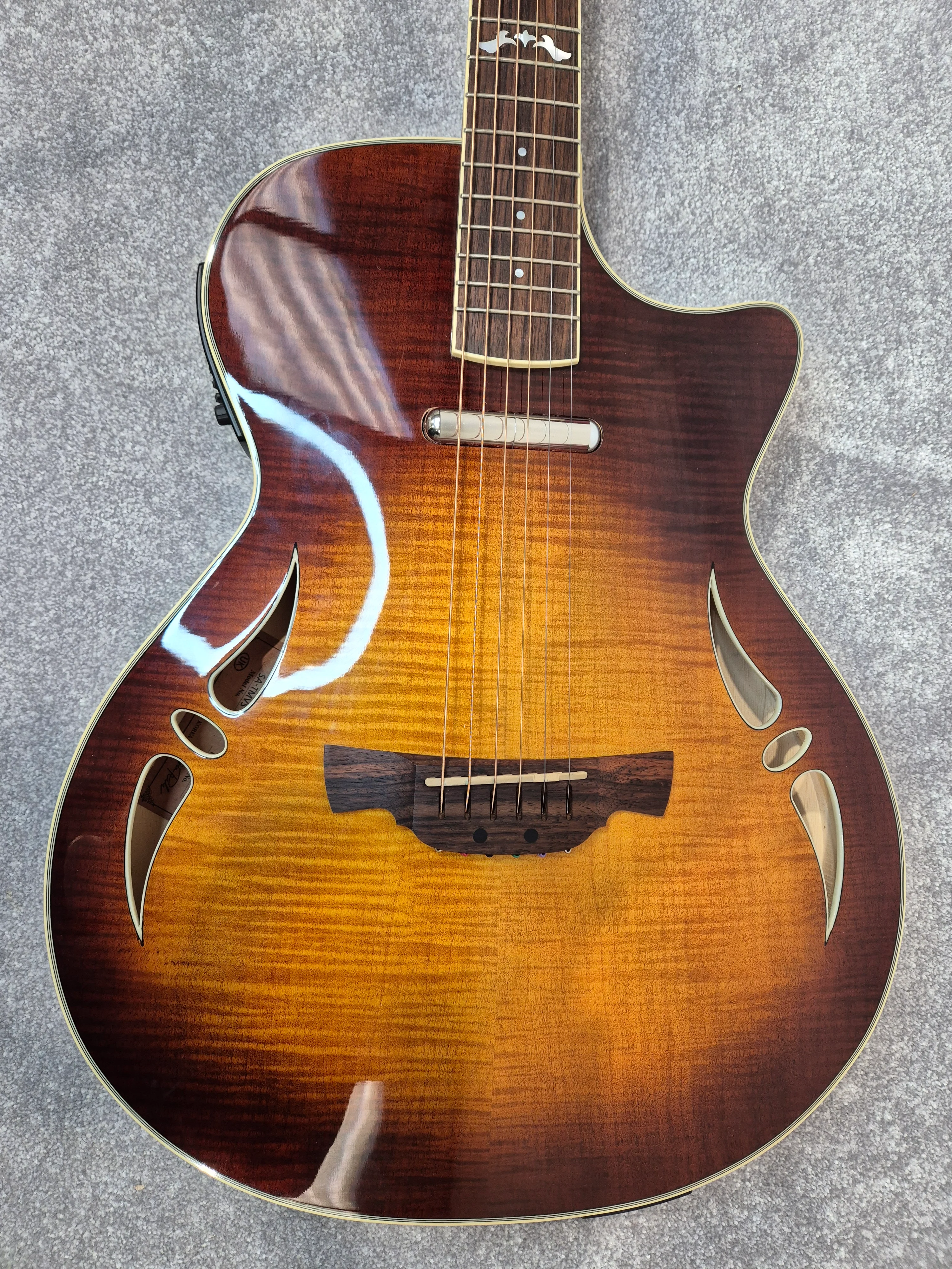 Crafter SA-TMVS Guitar - Hybrid Acoustic-Electric Guitar - Original Hard Case - Image 3