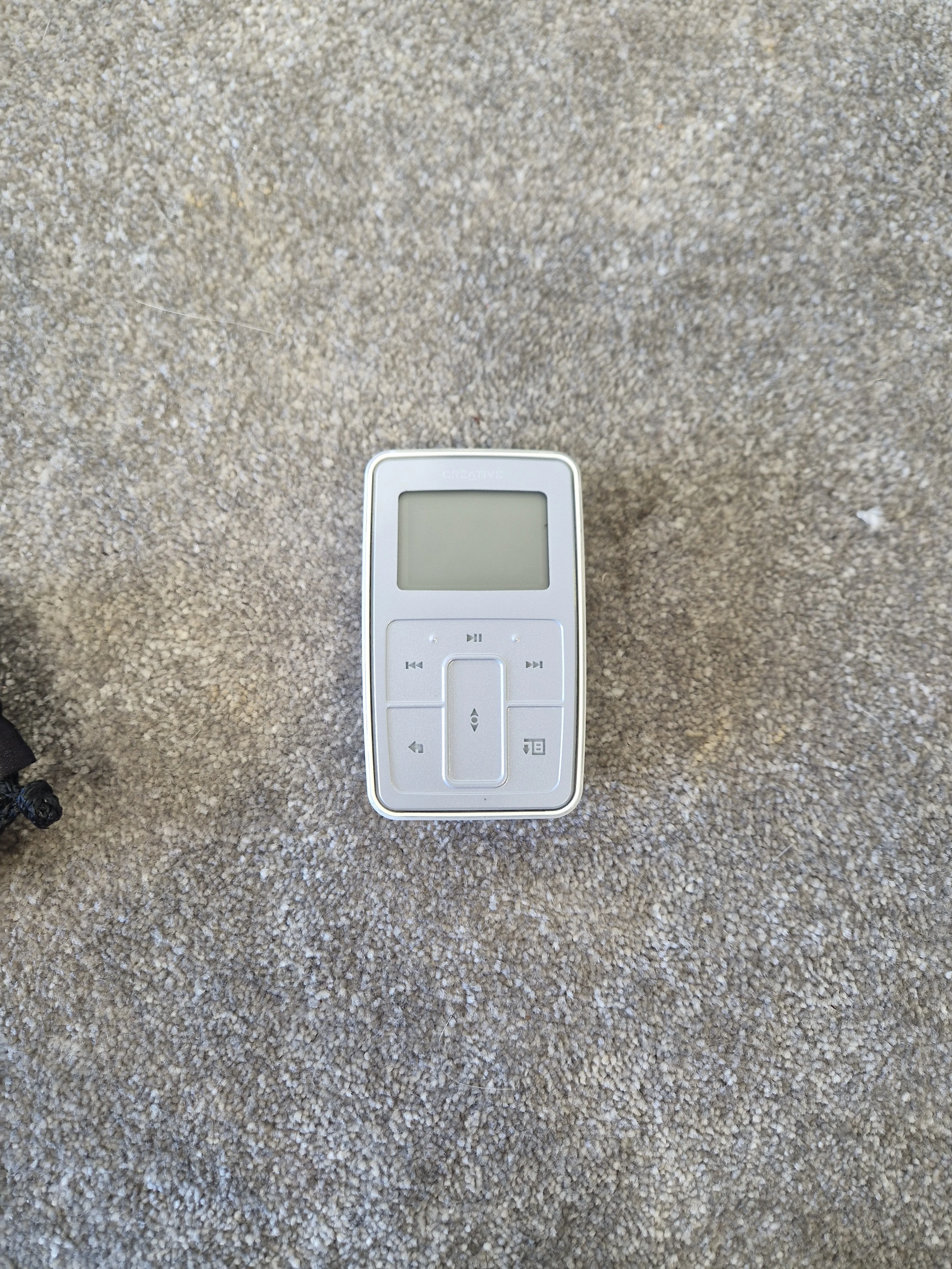 Creative ZEN Micro 5GB MP3 Player – FM Radio, Voice Recorder, Touchpad Navigation – Very Good - Image 2