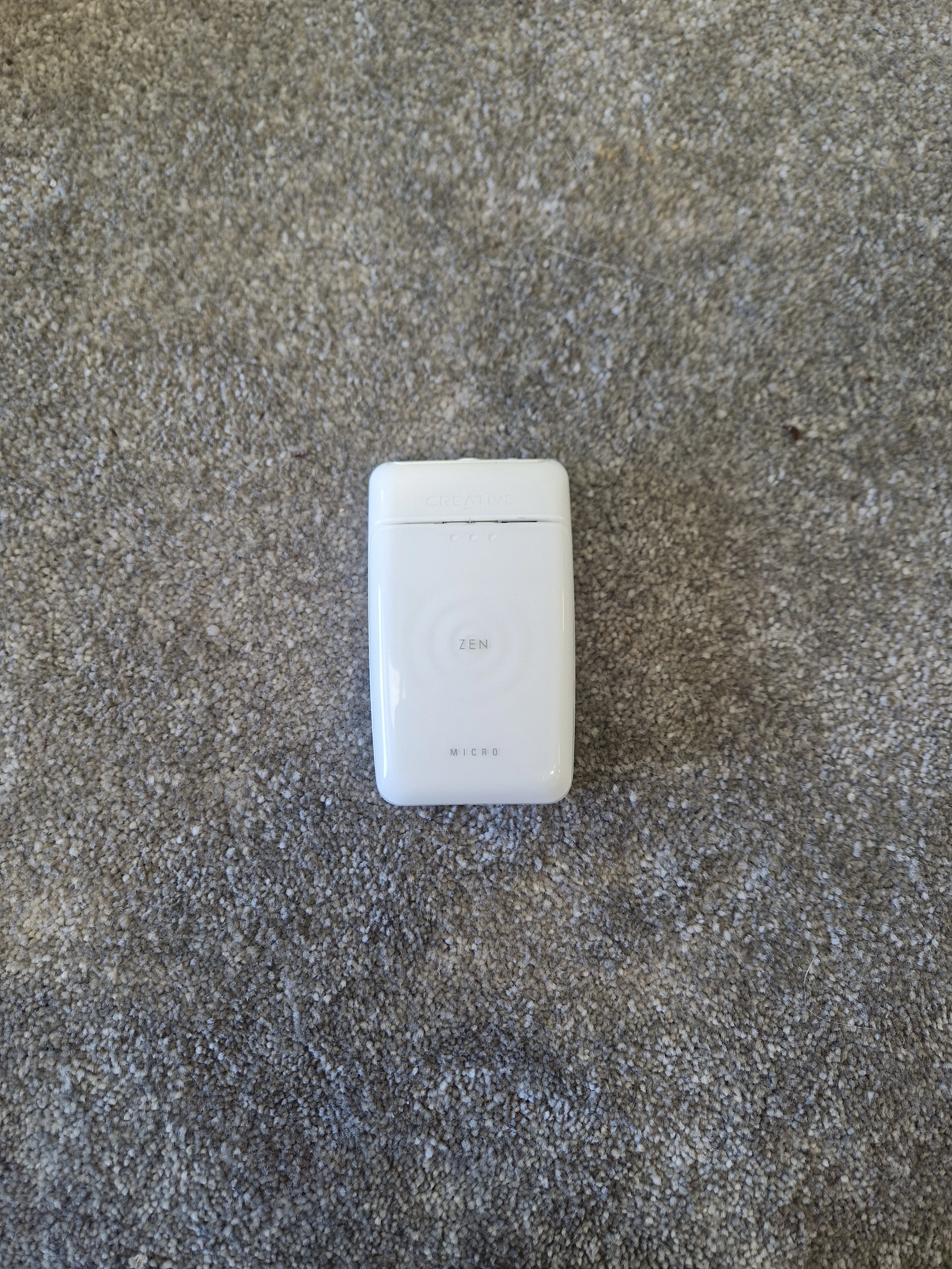 Creative ZEN Micro 5GB MP3 Player – FM Radio, Voice Recorder, Touchpad Navigation – Very Good - Image 4