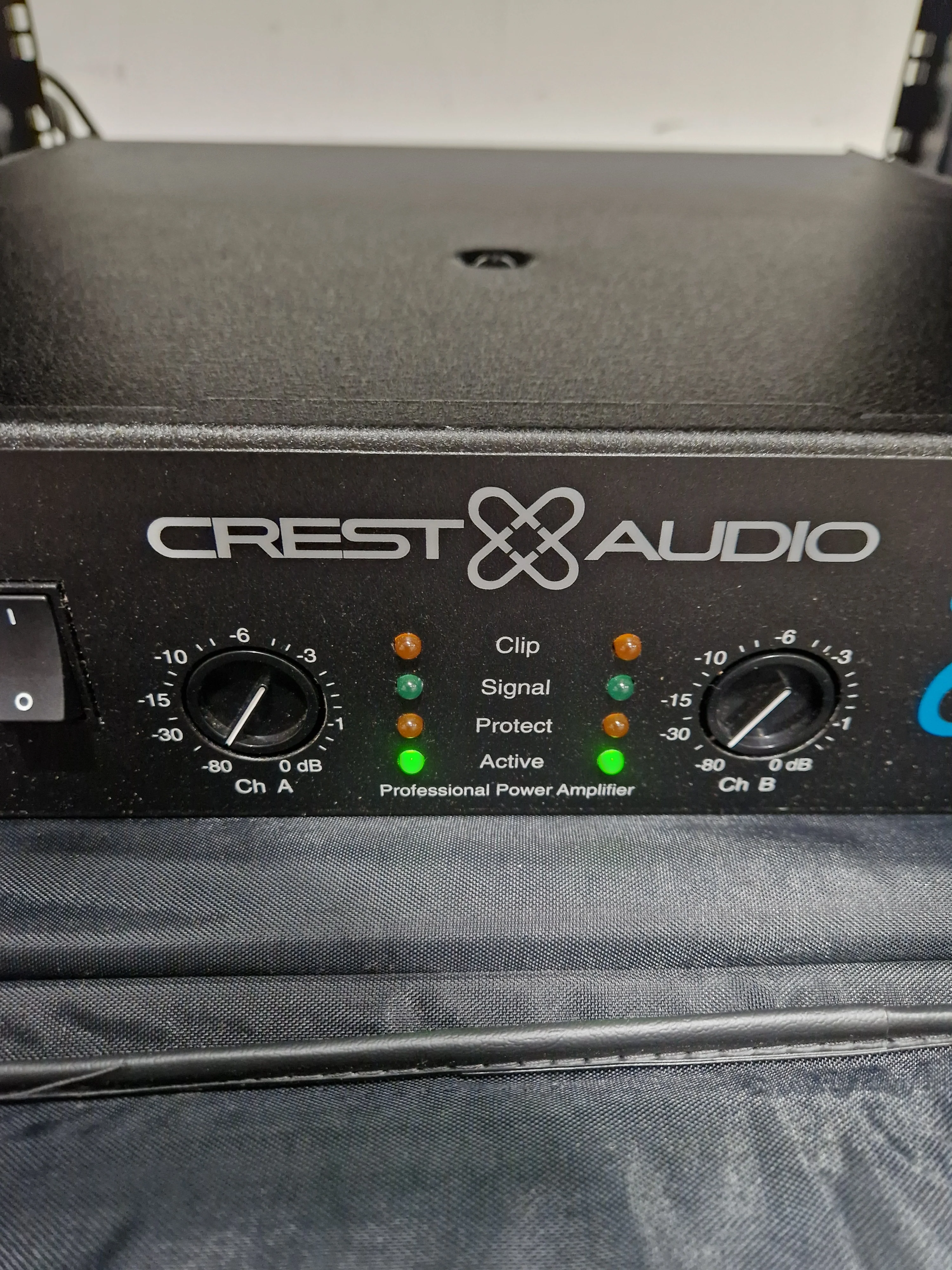 Crest Audio CA6 Power Amplifier - High-Performance Sound - Excellent w/ Rackmounted Soft Case - Image 6
