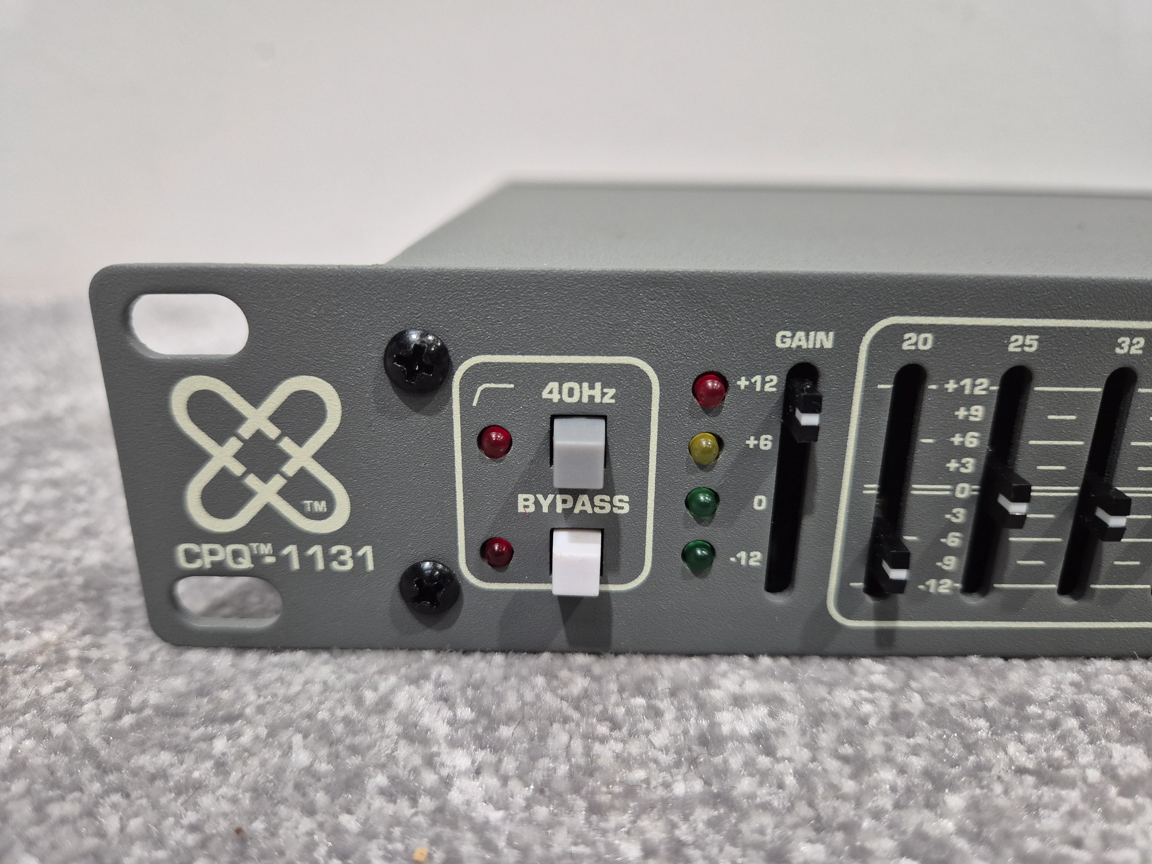 Crest CPQ1131 - 31-Band Graphics Equalizer - Image 2