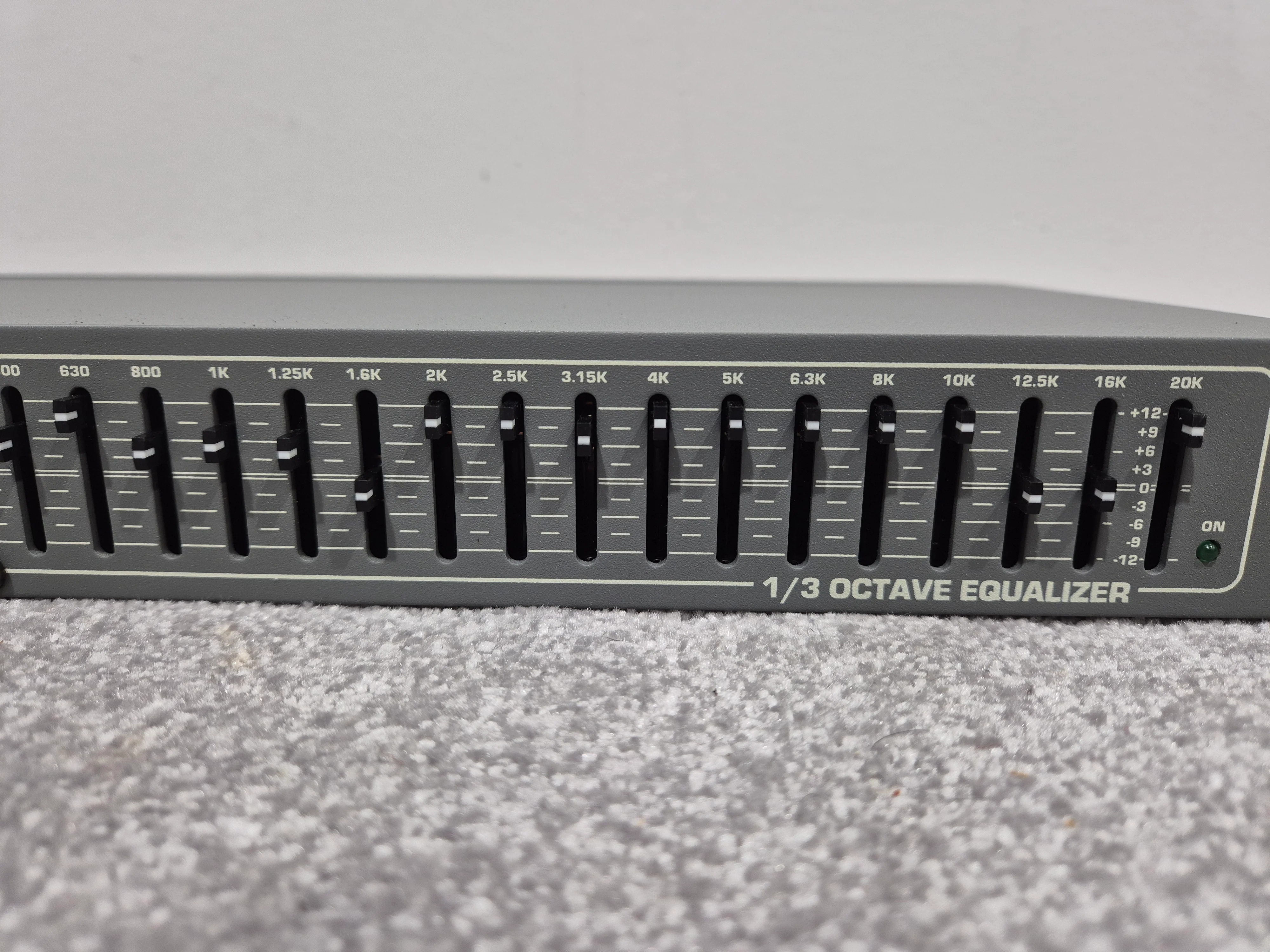 Crest CPQ1131 - 31-Band Graphics Equalizer - Image 4