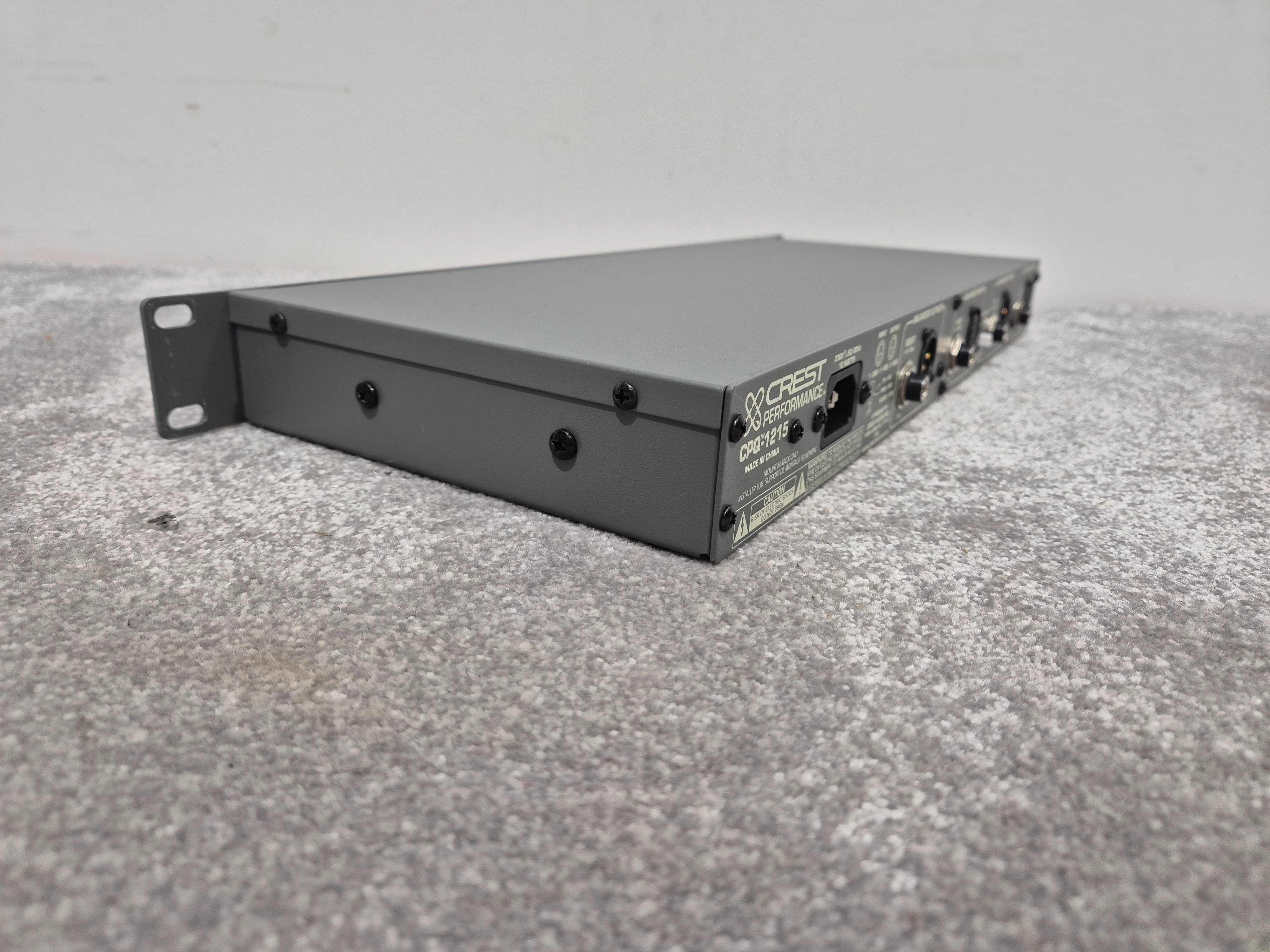 Crest CPQ1215 - 2-Channel, 15 band Graphic Equalizer - Image 9