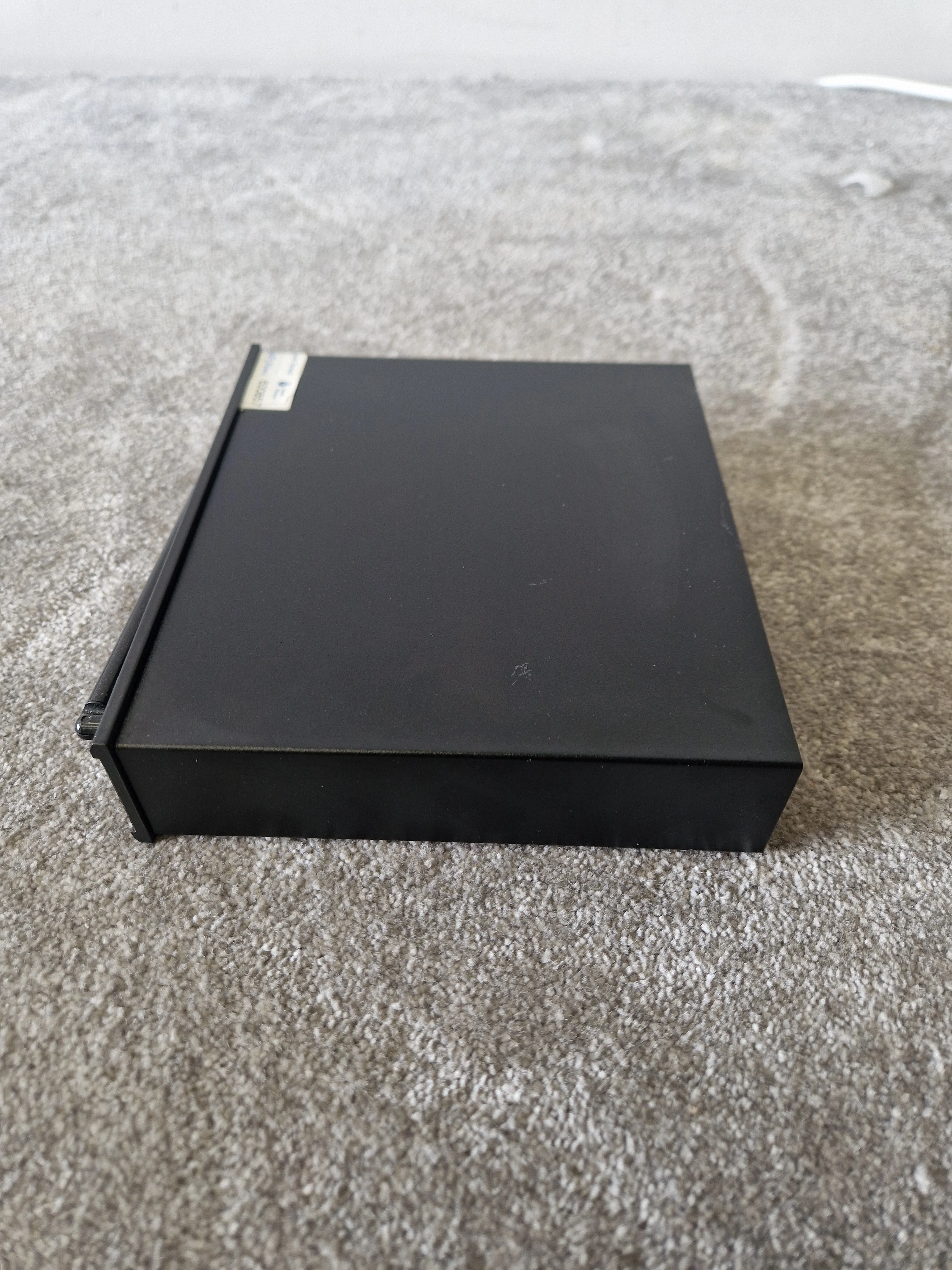 Crestron STRFGWX 2 Way RF Gateway Splitter - Reliable Connectivity - Very Good - Image 5