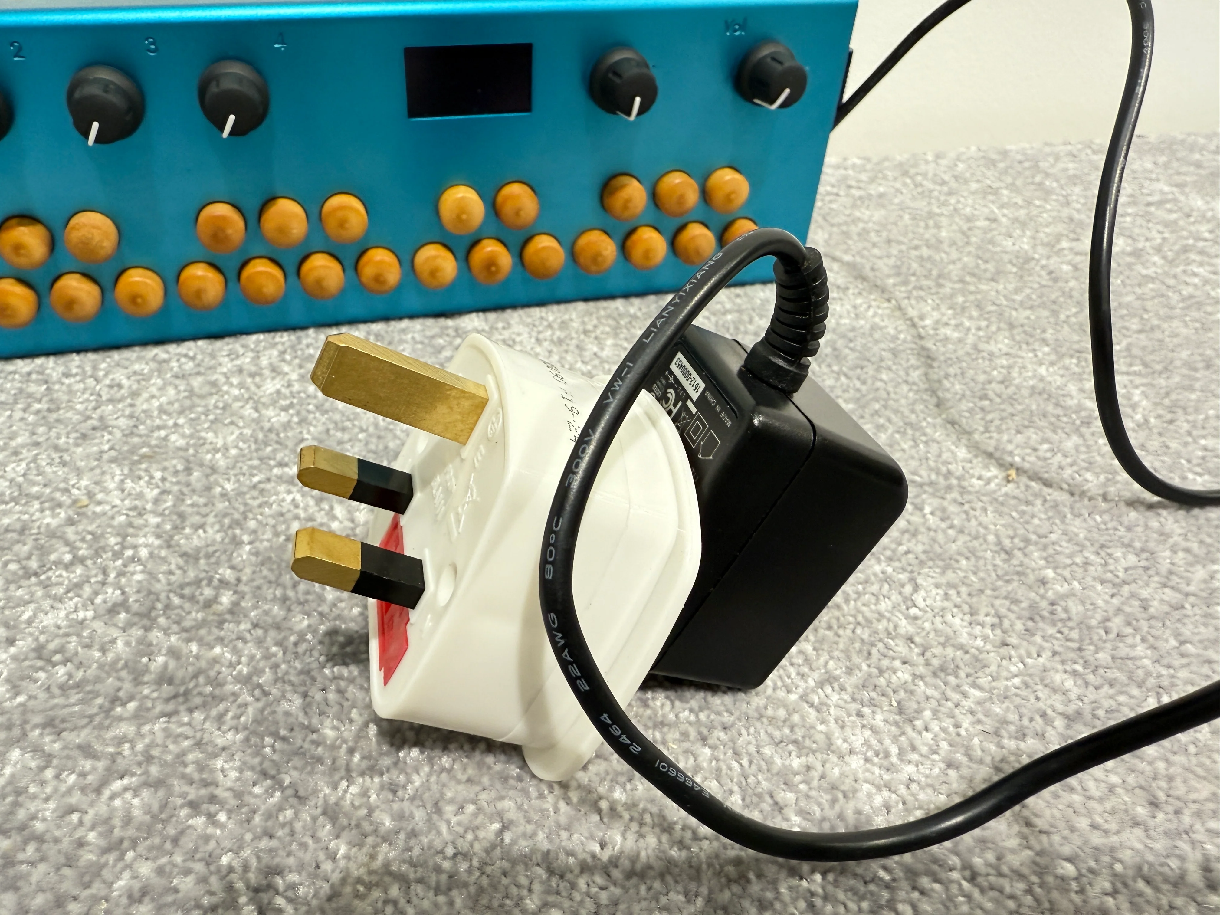 Critter & Guitari Organelle - Synth / Sampler / Drum Machine / Sequencer / Music Maker - with Case / Power Supply - Image 10