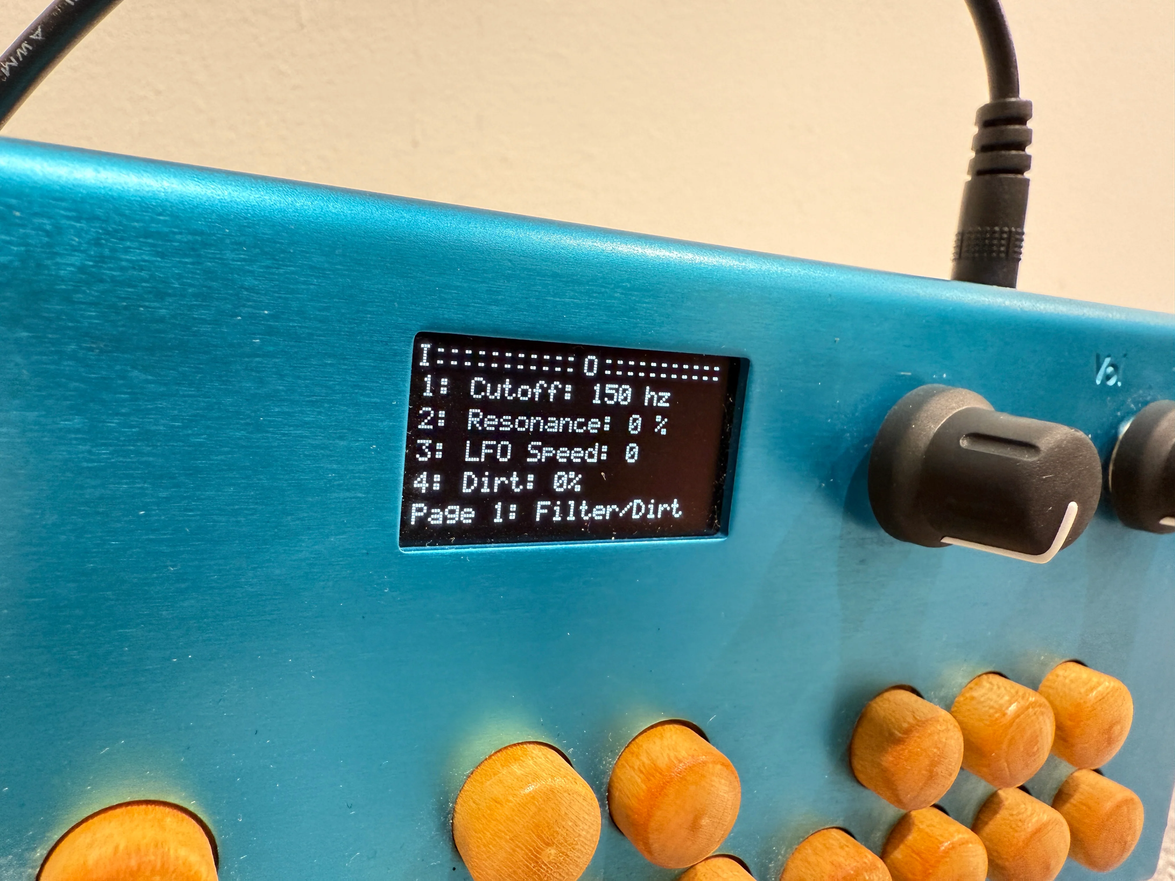 Critter & Guitari Organelle - Synth / Sampler / Drum Machine / Sequencer / Music Maker - with Case / Power Supply - Image 2