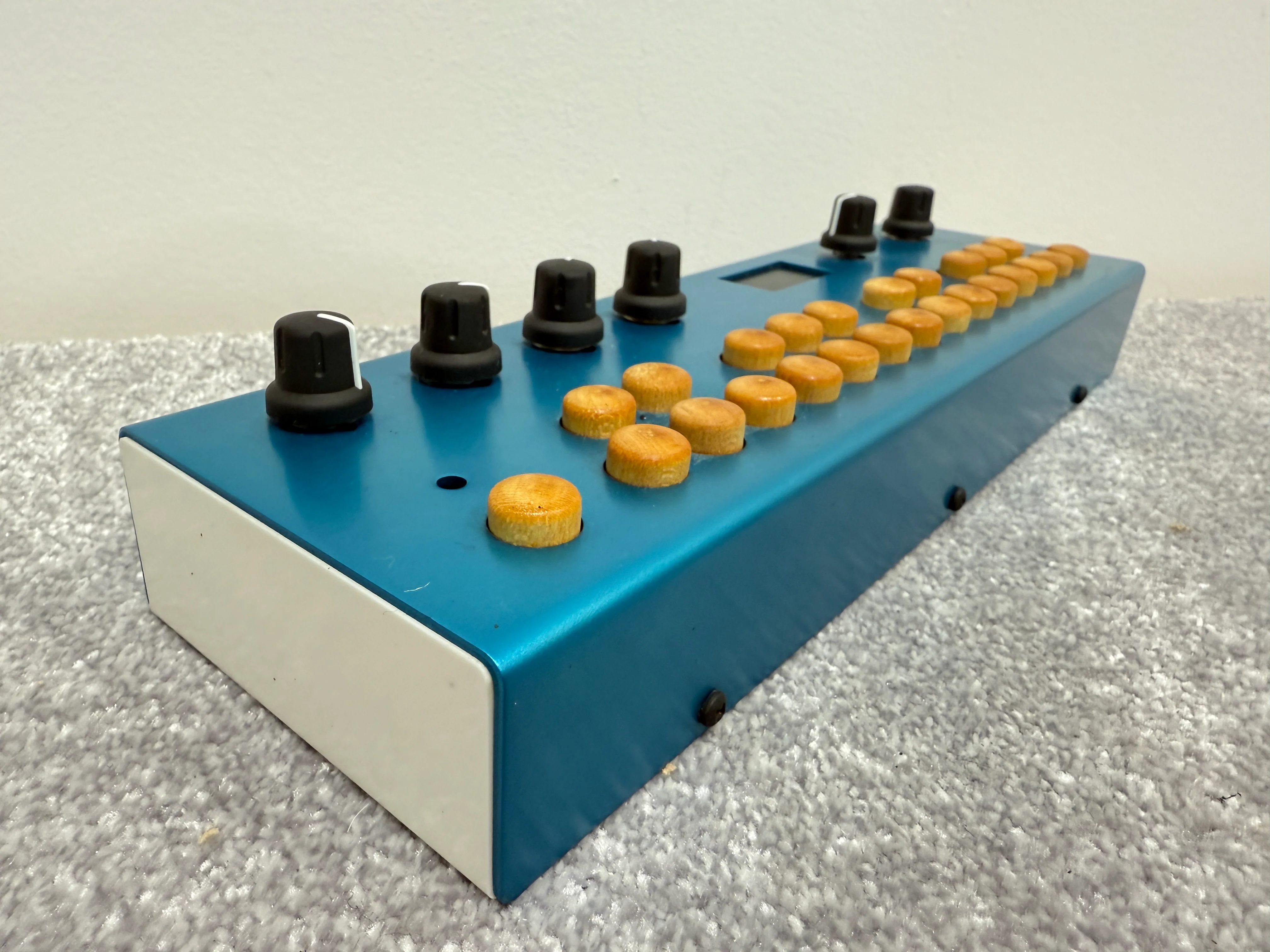 Critter & Guitari Organelle - Synth / Sampler / Drum Machine / Sequencer / Music Maker - with Case / Power Supply - Image 3