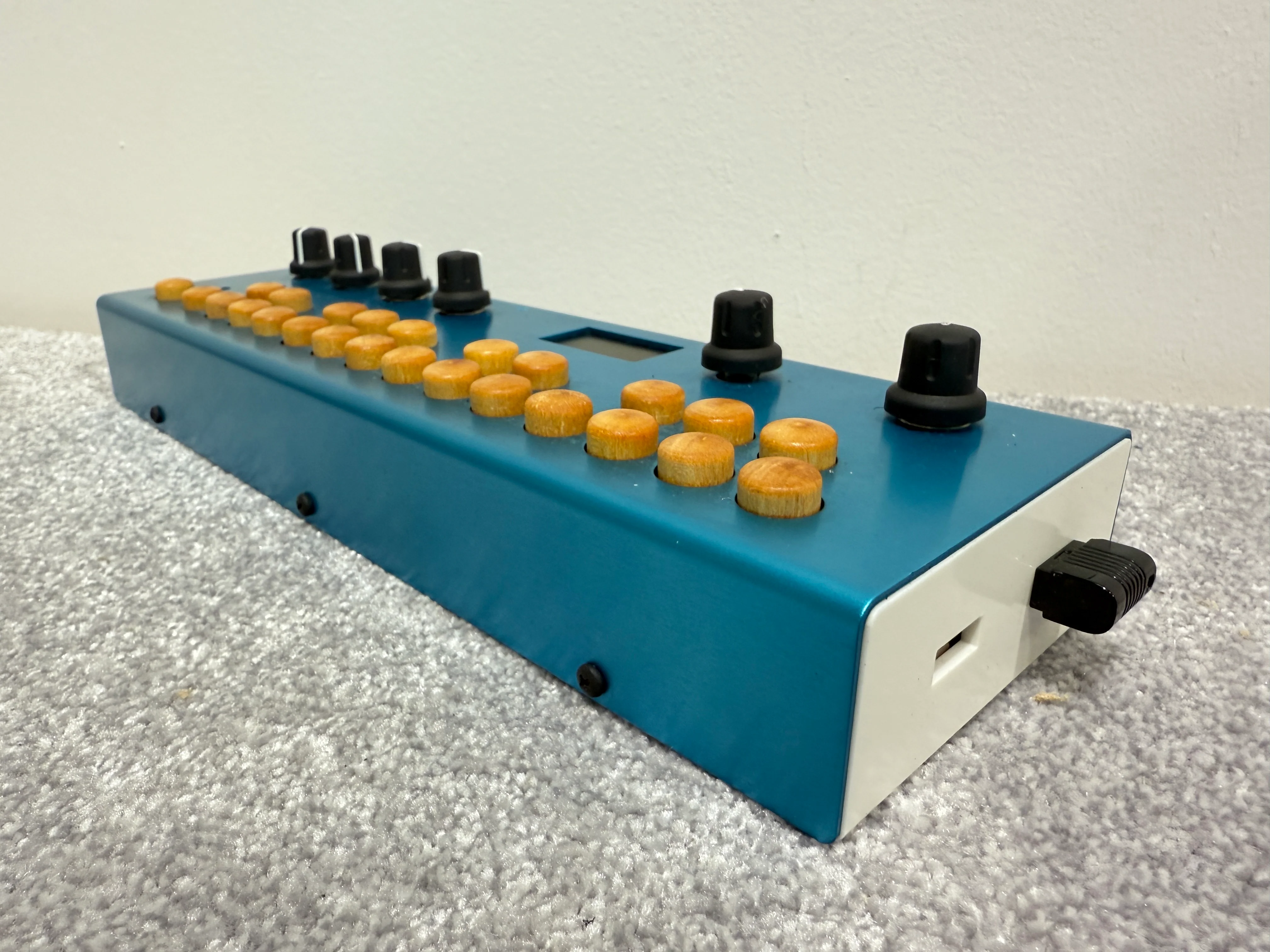 Critter & Guitari Organelle - Synth / Sampler / Drum Machine / Sequencer / Music Maker - with Case / Power Supply - Image 5