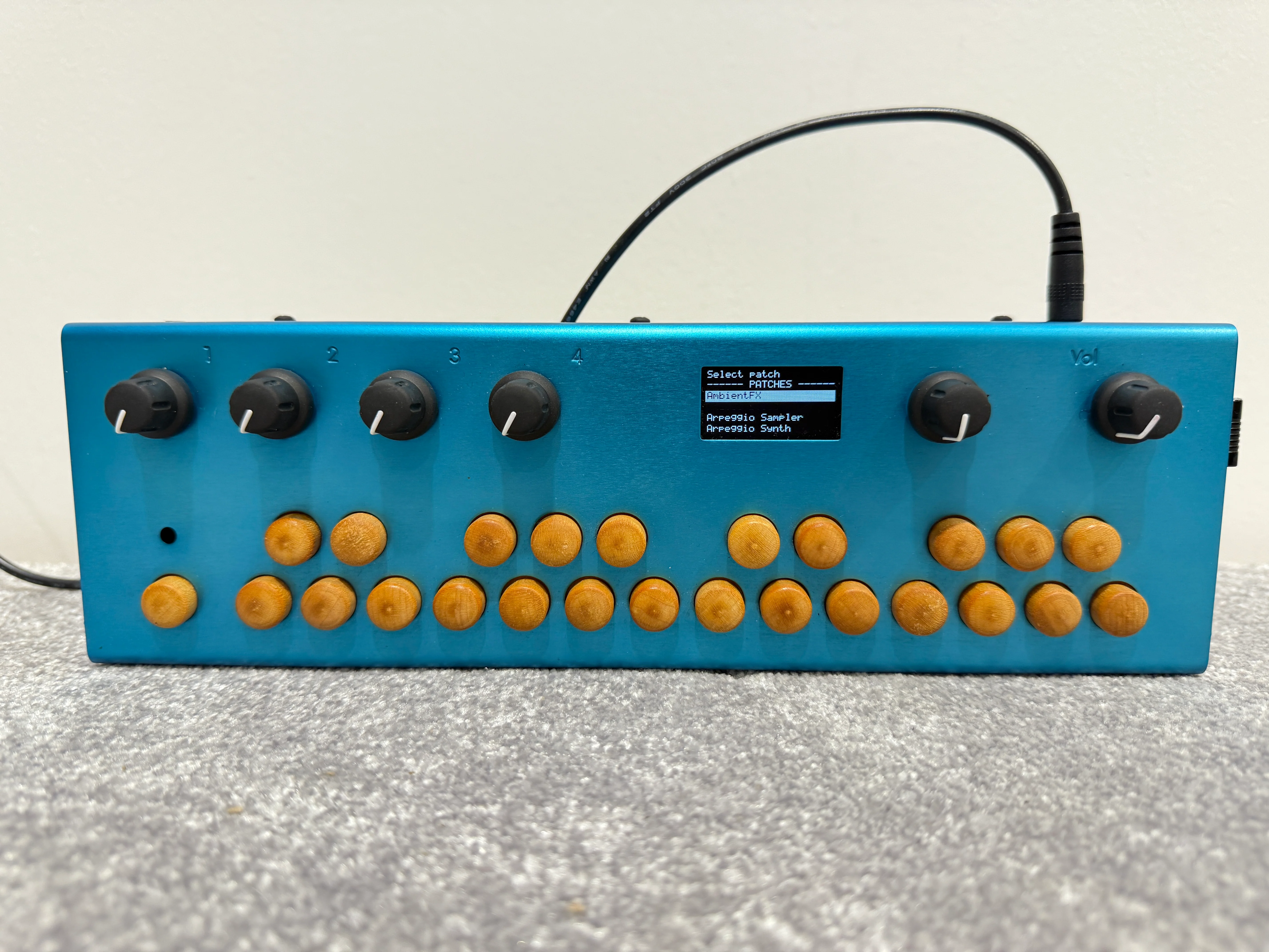 Critter & Guitari Organelle - Synth / Sampler / Drum Machine / Sequencer / Music Maker - with Case / Power Supply - Image 6