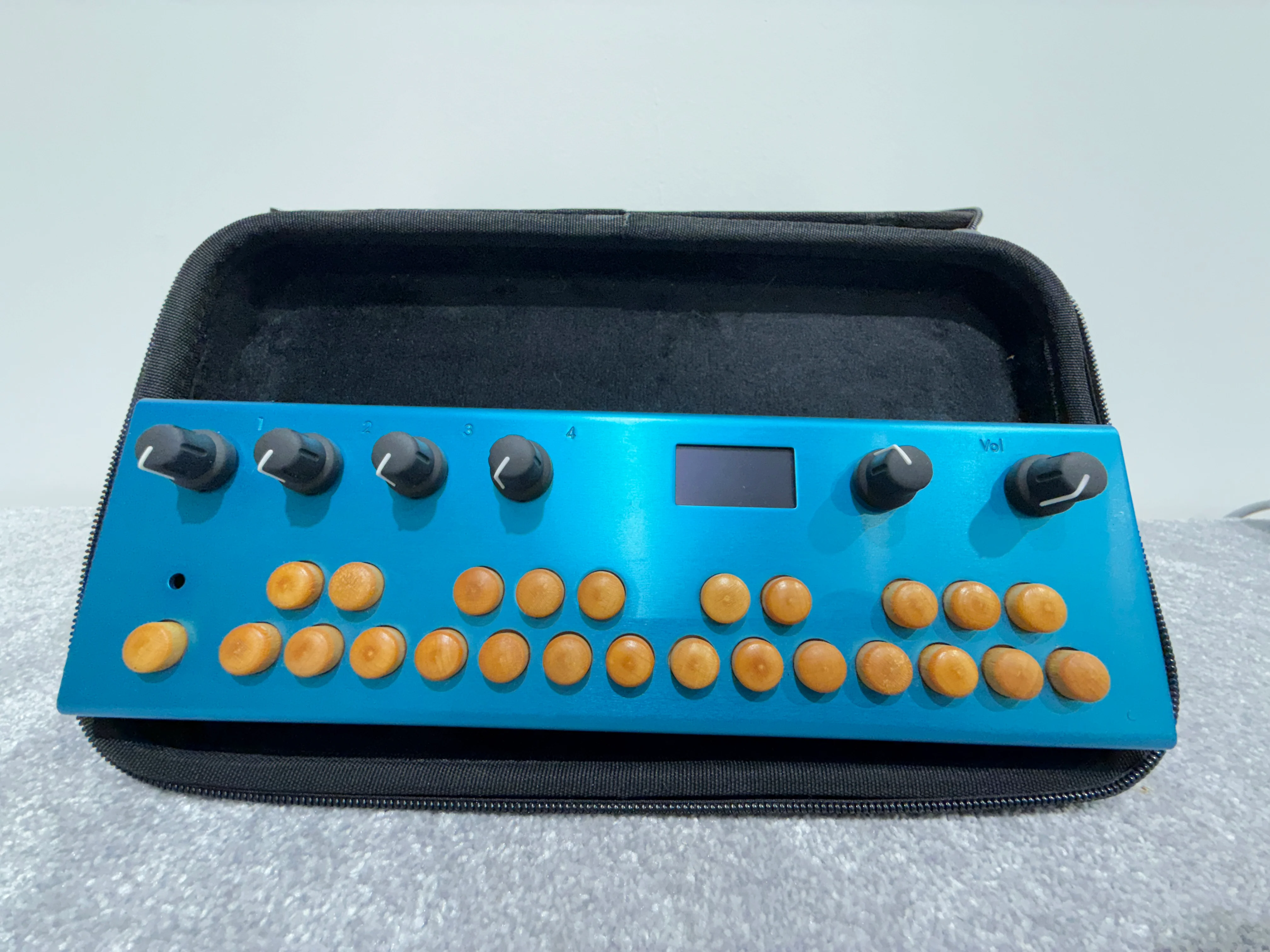 Critter & Guitari Organelle - Synth / Sampler / Drum Machine / Sequencer / Music Maker - with Case / Power Supply - Image 7