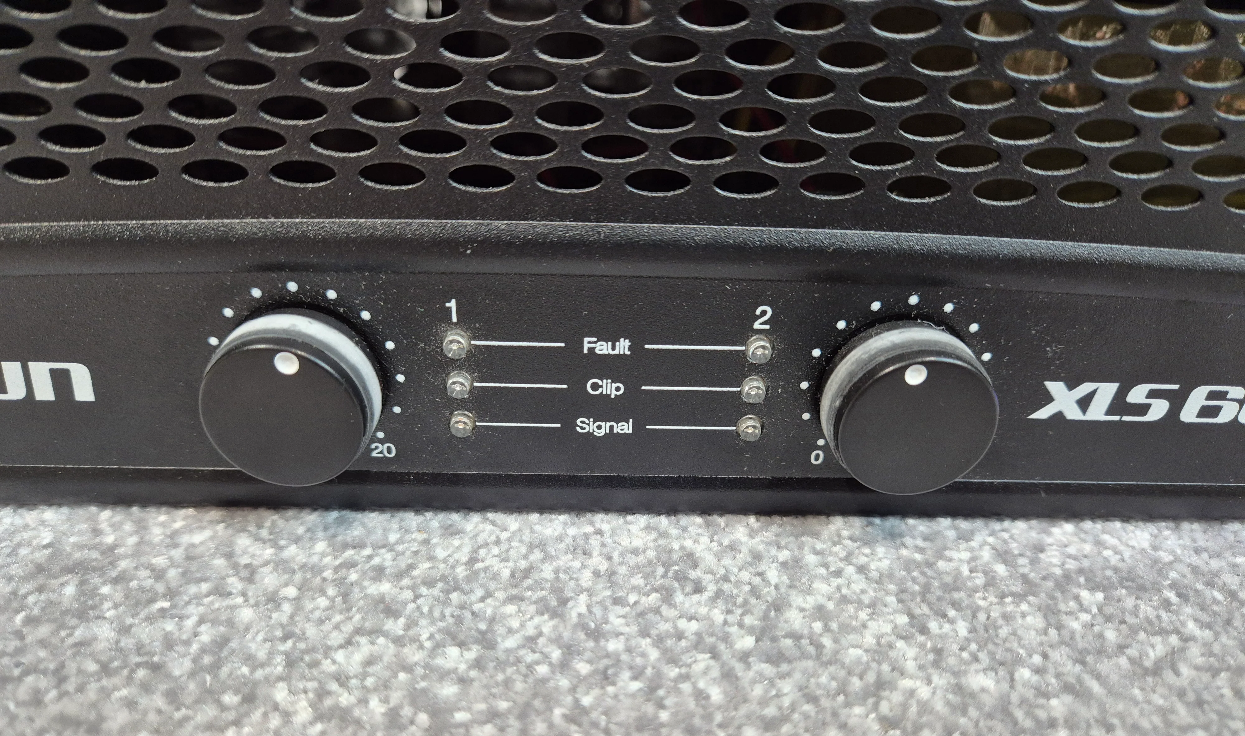 Crown XLS 602 - Two-Channel Stereo Power Amplifier - Image 2