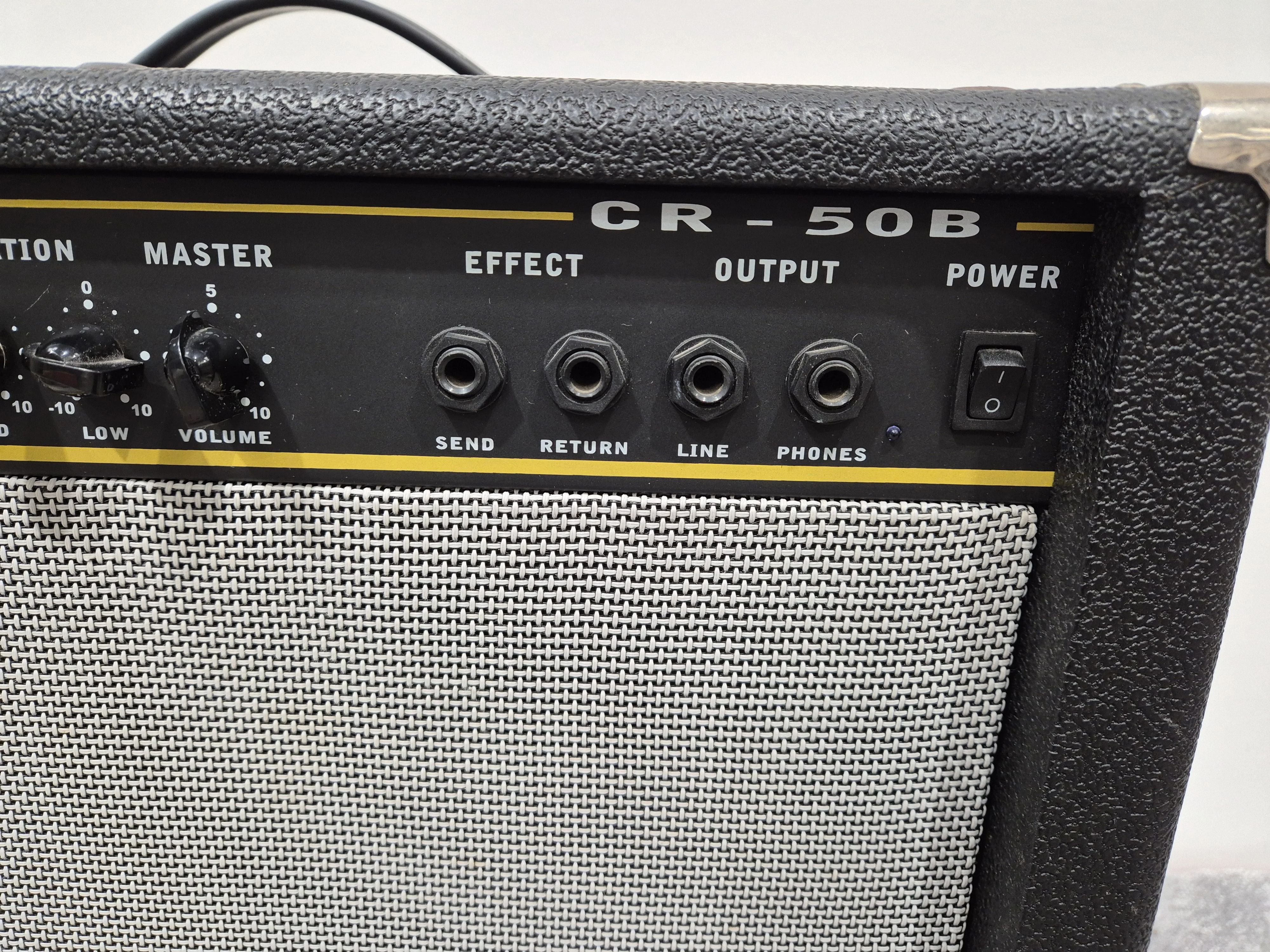 Cruiser CR-50B - 50-watts RMS Bass Amplifier - Image 3
