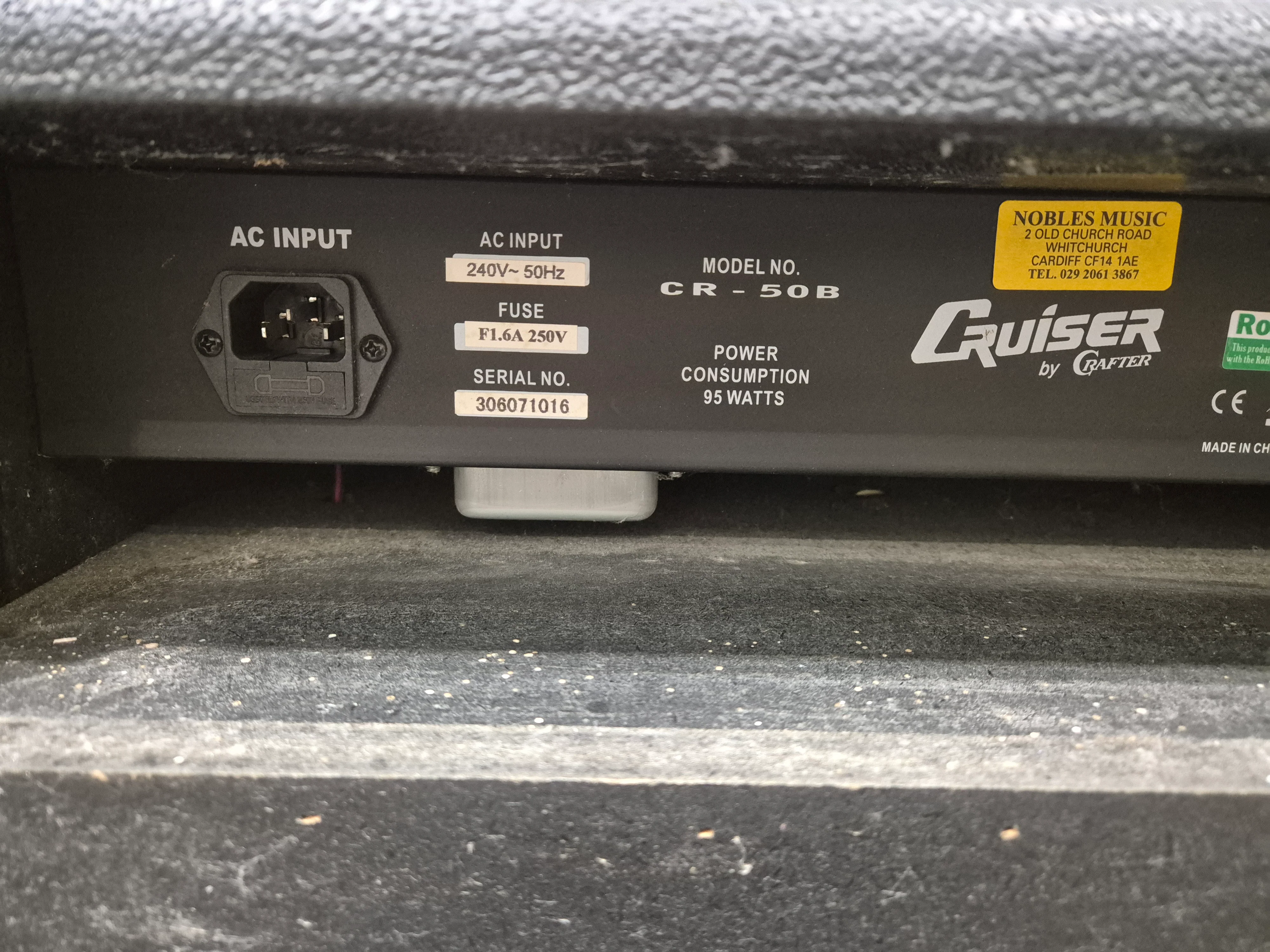 Cruiser CR-50B - 50-watts RMS Bass Amplifier - Image 7