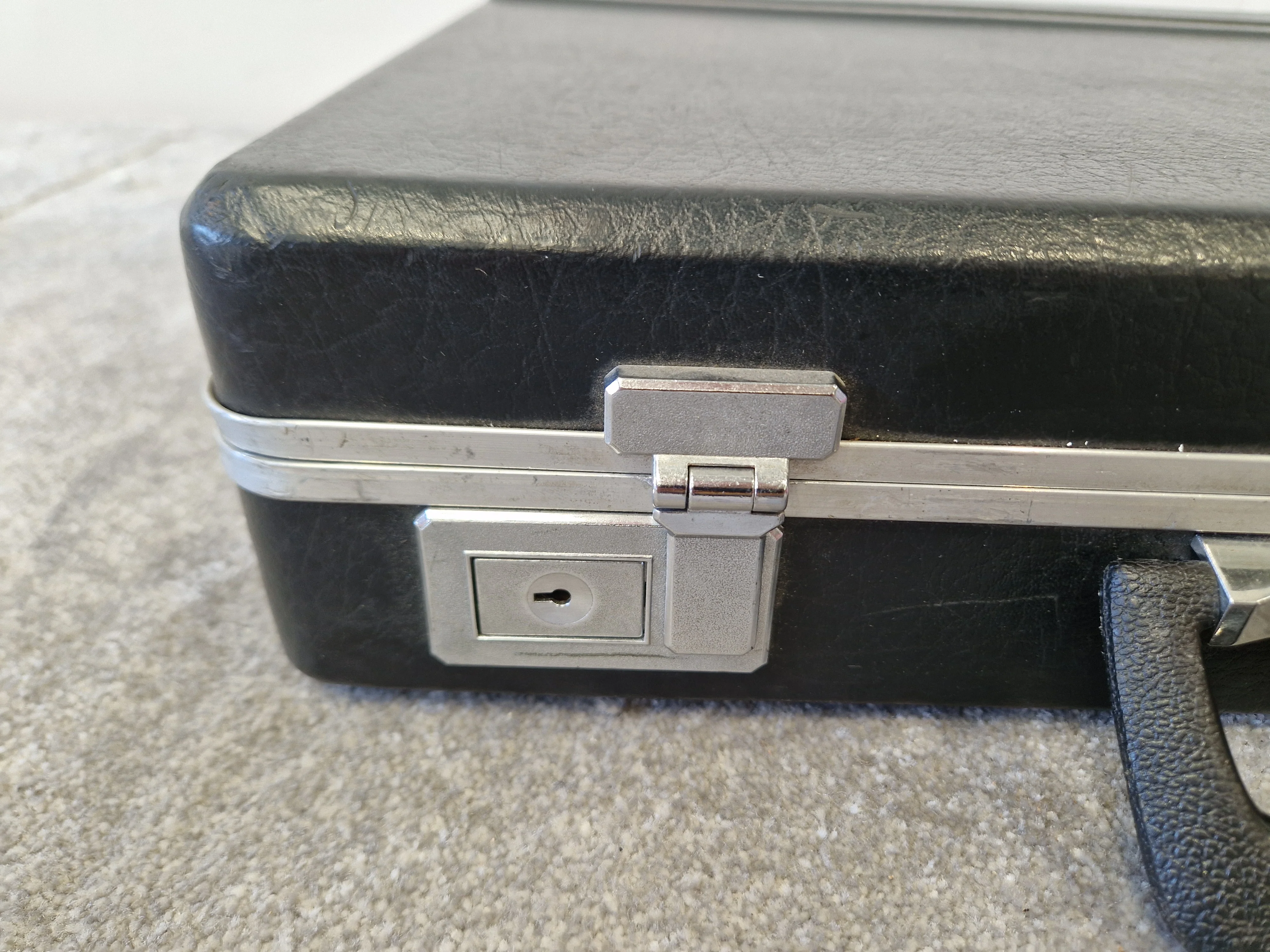 Custom Briefcase – Lockable – Good Condition - Image 4