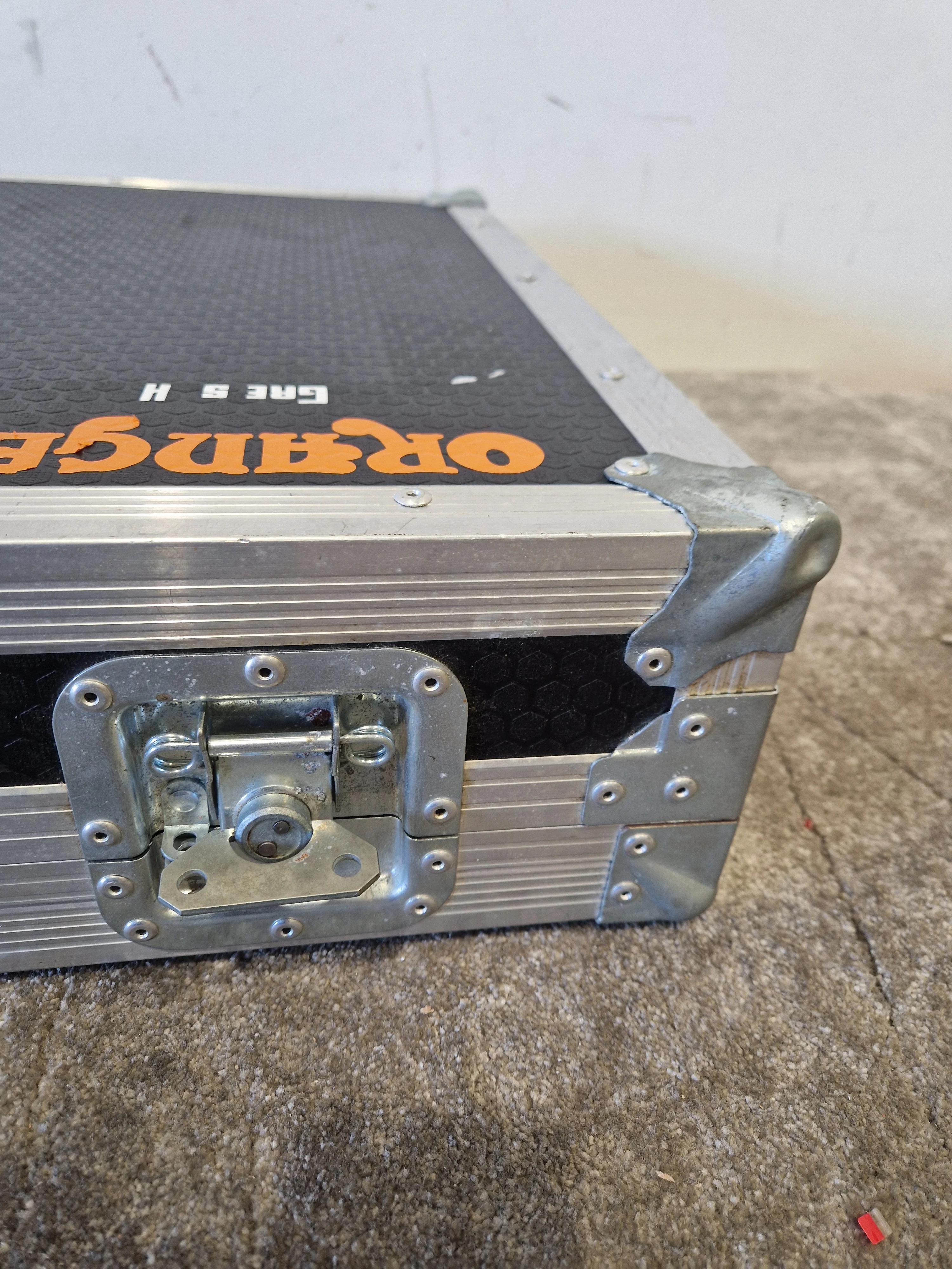 Custom Pedalboards UK - Large Pedalboard - Black with Flight Case - Good - Image 9