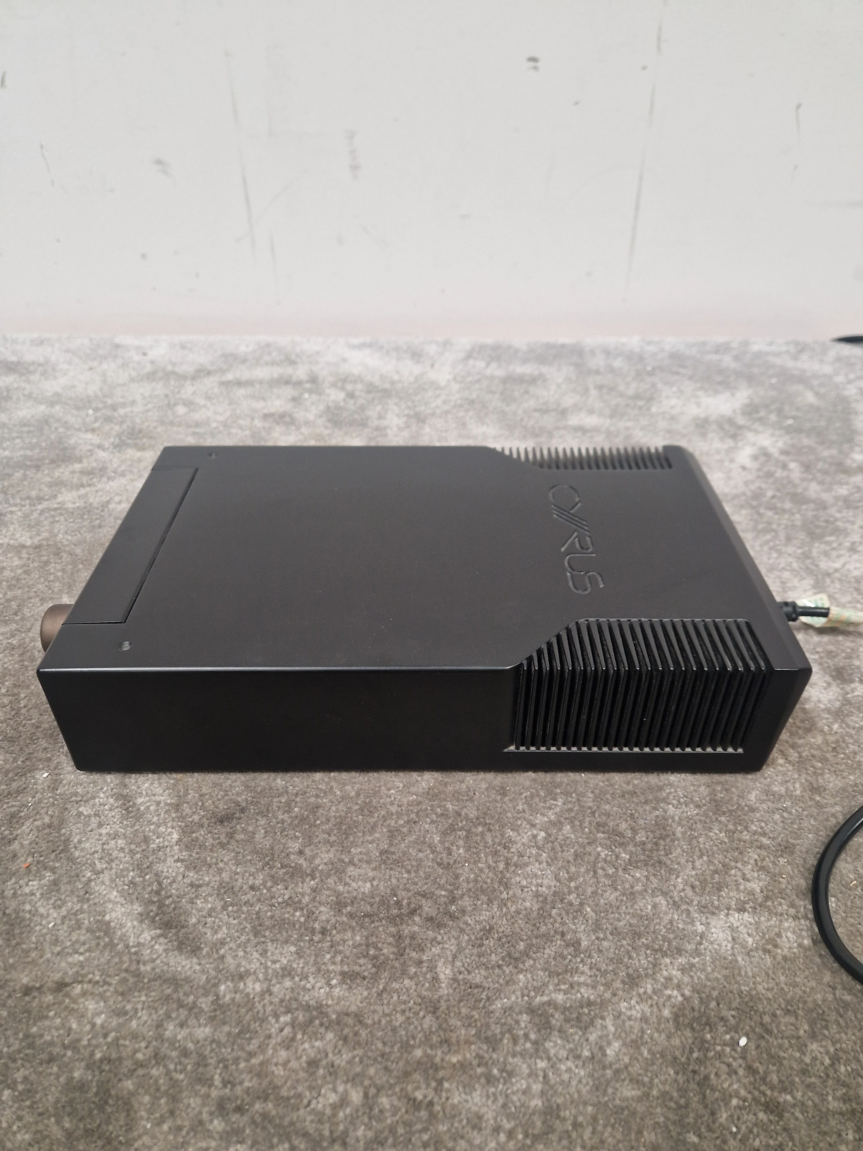 Cyrus 7 - High-Fidelity Amplifier - Excellent w/ Power Supply & Manuals - Image 10