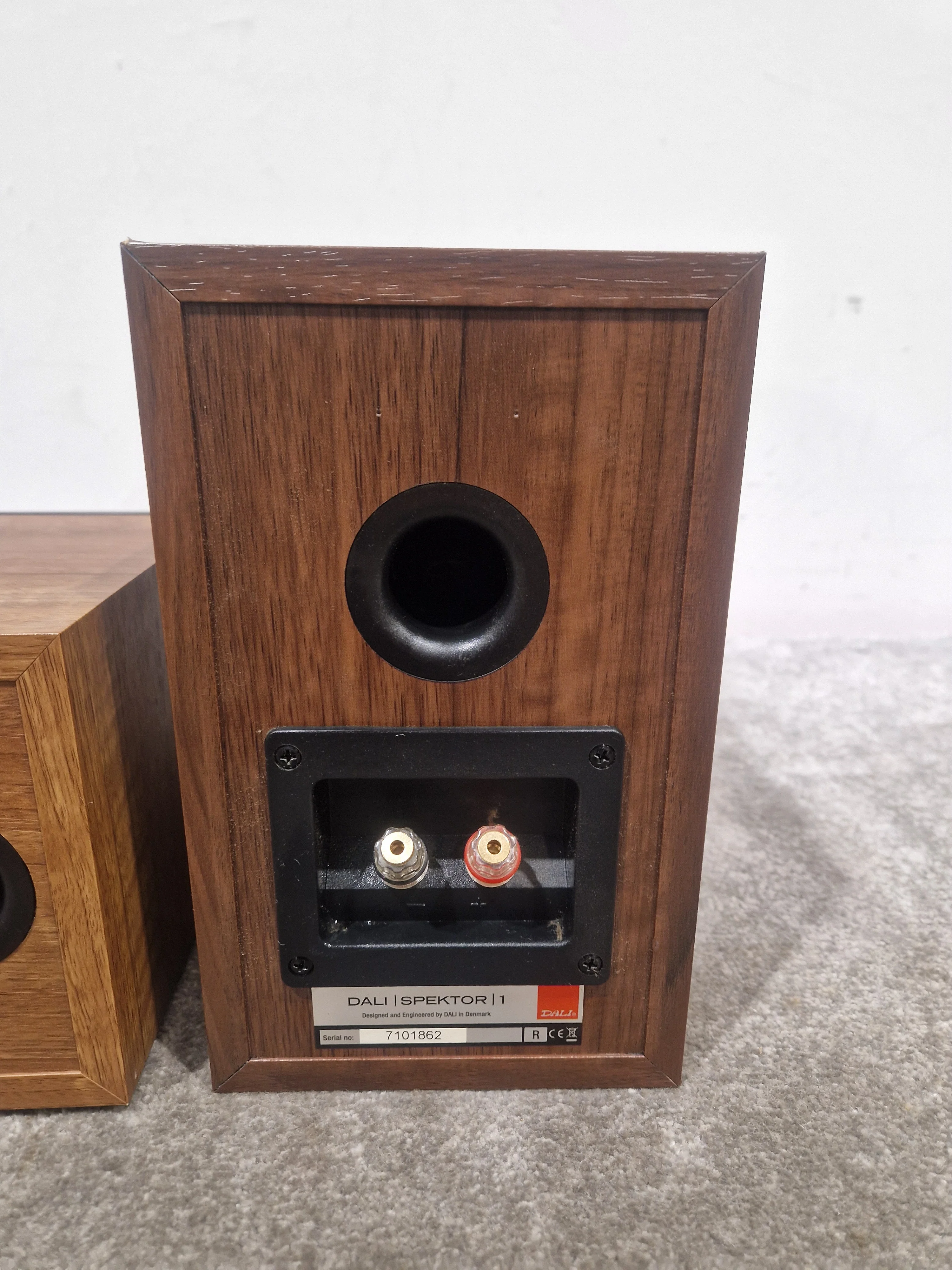 DALI ZENSOR PICO Compact Speaker HI-FI Set - Walnut – Compact Speaker - Excellent - Image 12