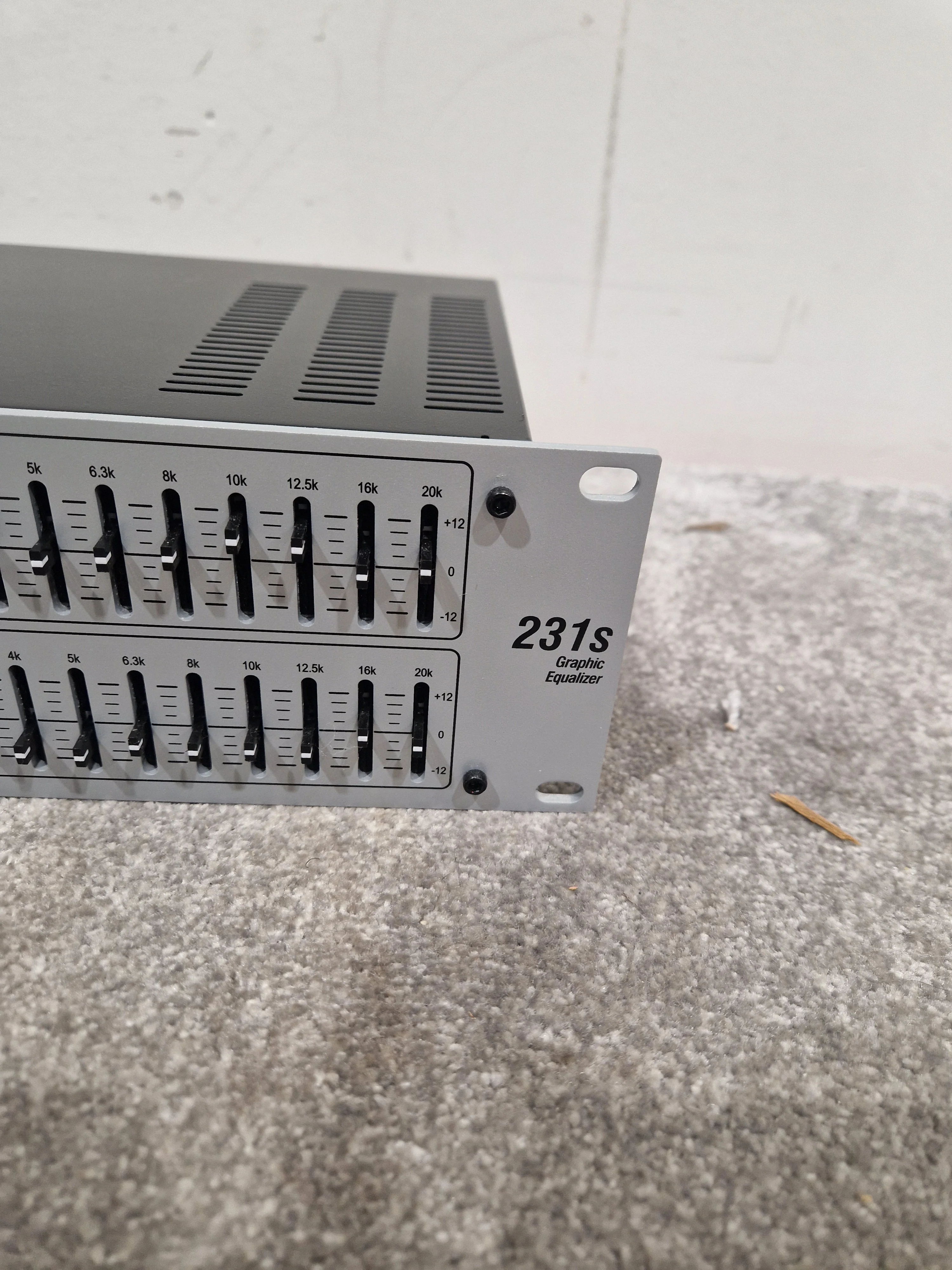 dbx 231S - Dual Channel Graphic Equalizer - Silver - Excellent w/ Original Box & Manuals - Image 10