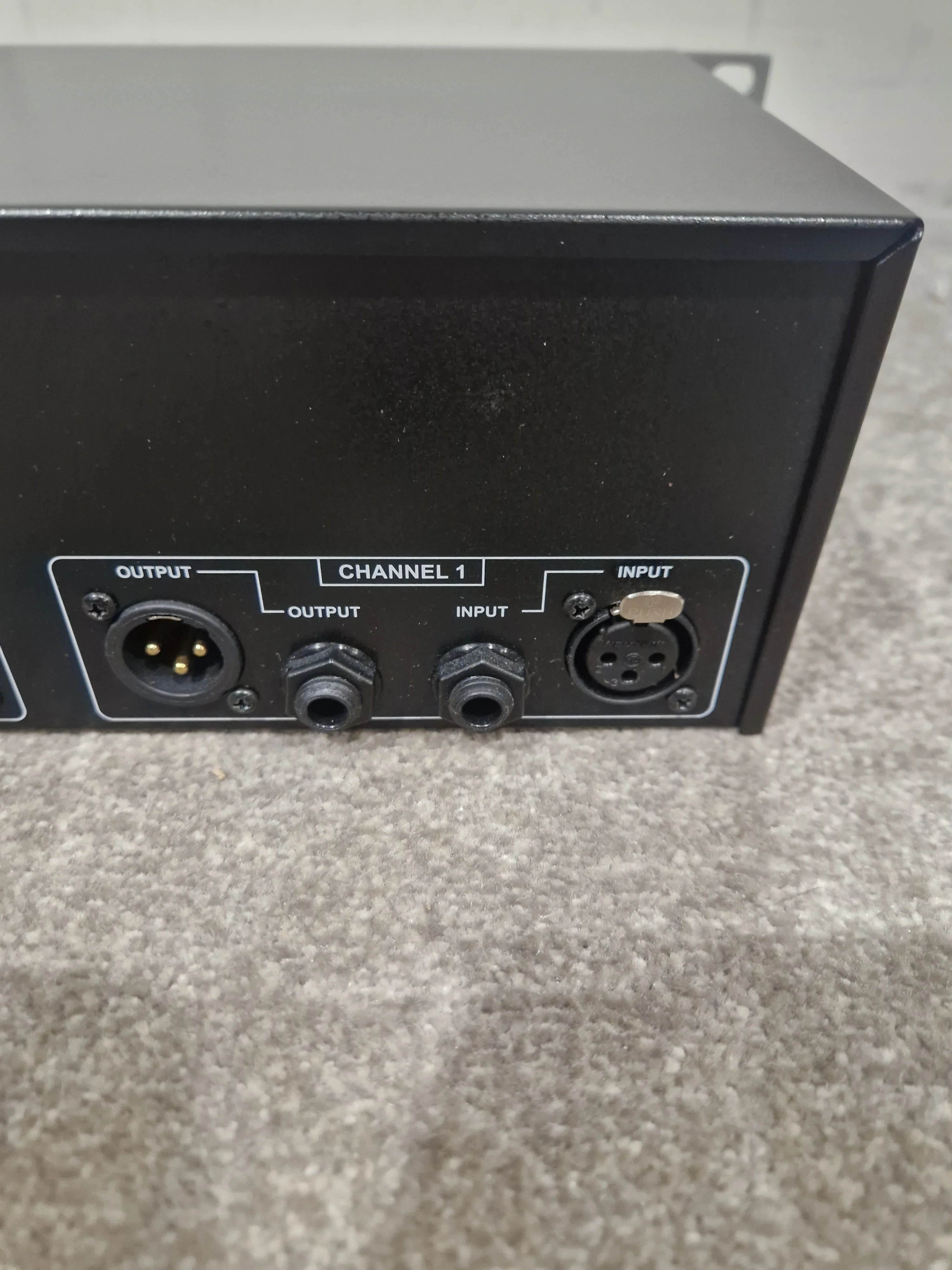 dbx 231S - Dual Channel Graphic Equalizer - Silver - Excellent w/ Original Box & Manuals - Image 13