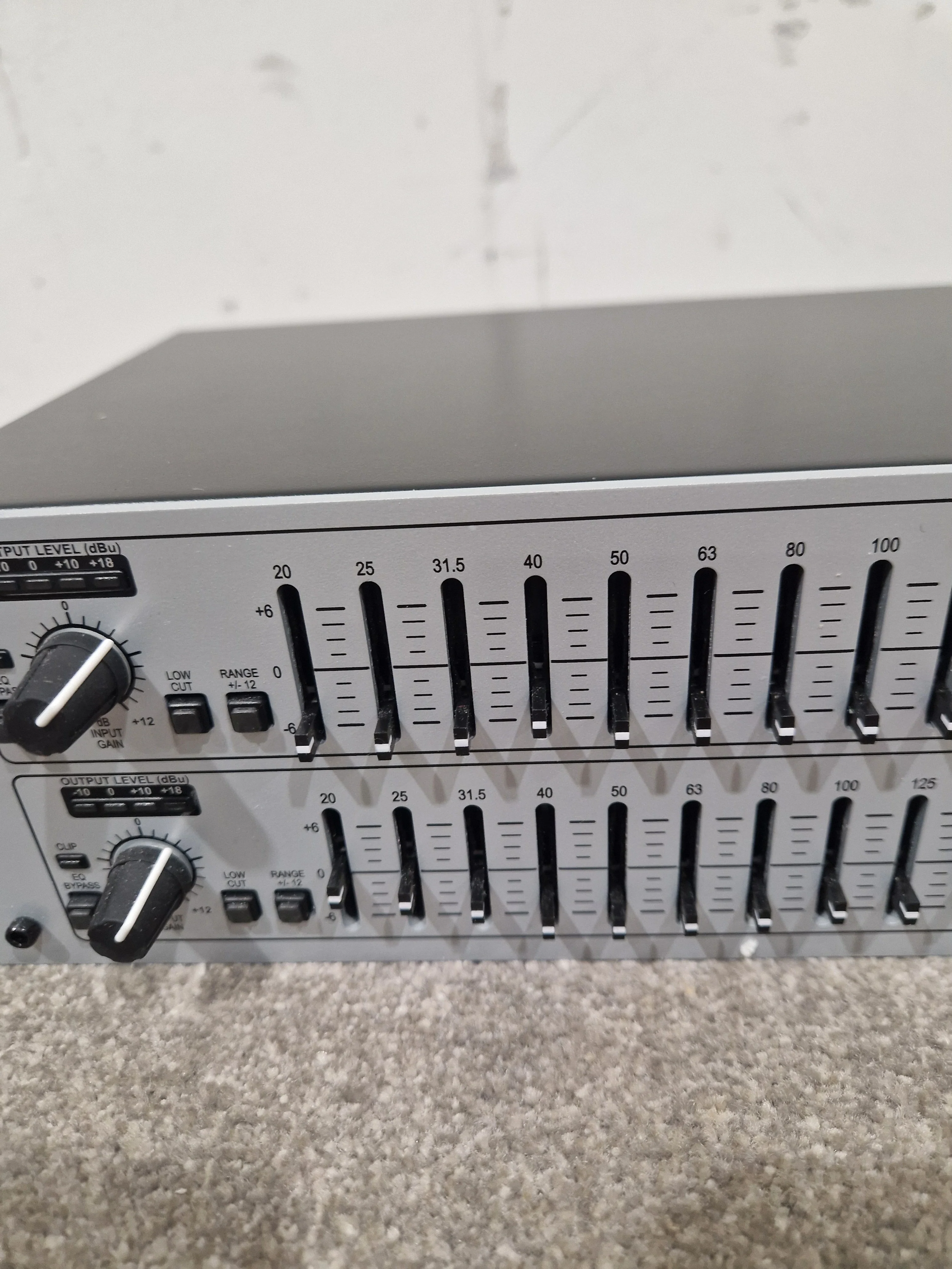 dbx 231S - Dual Channel Graphic Equalizer - Silver - Excellent w/ Original Box & Manuals - Image 7