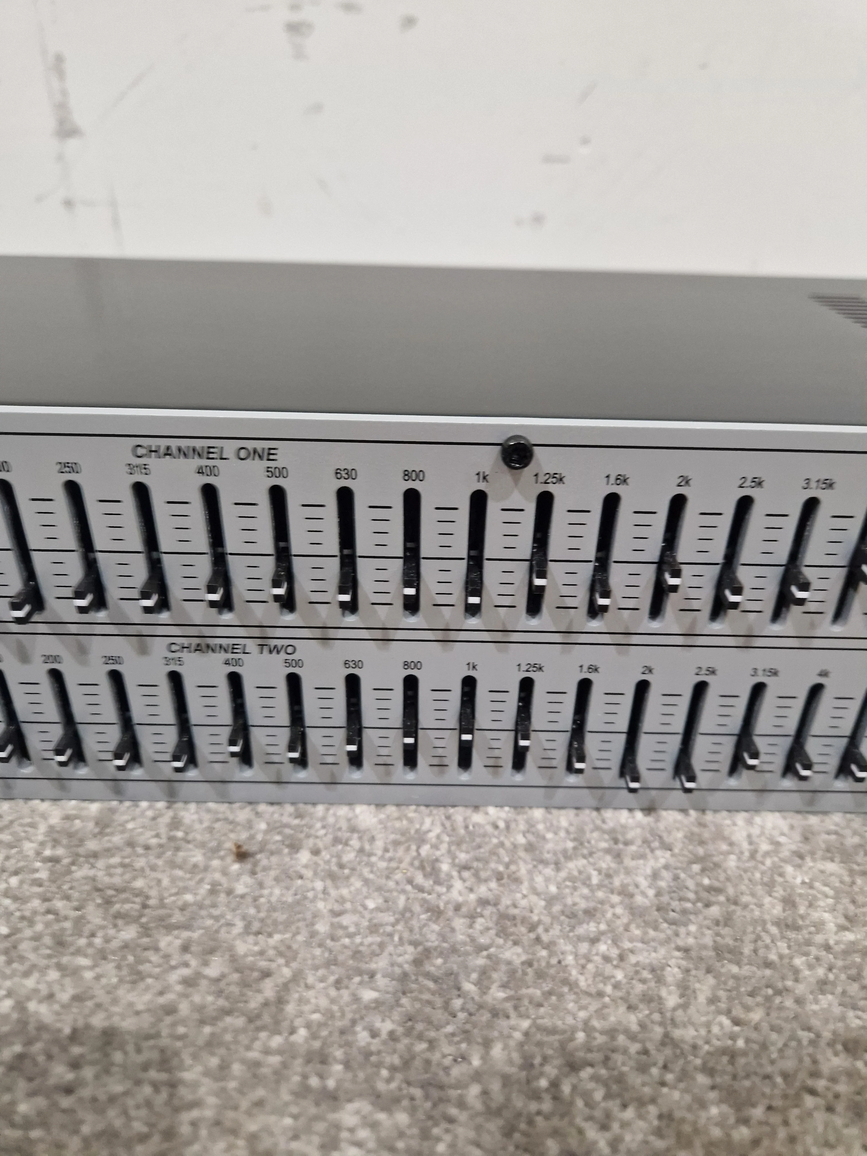 dbx 231S - Dual Channel Graphic Equalizer - Silver - Excellent w/ Original Box & Manuals - Image 8