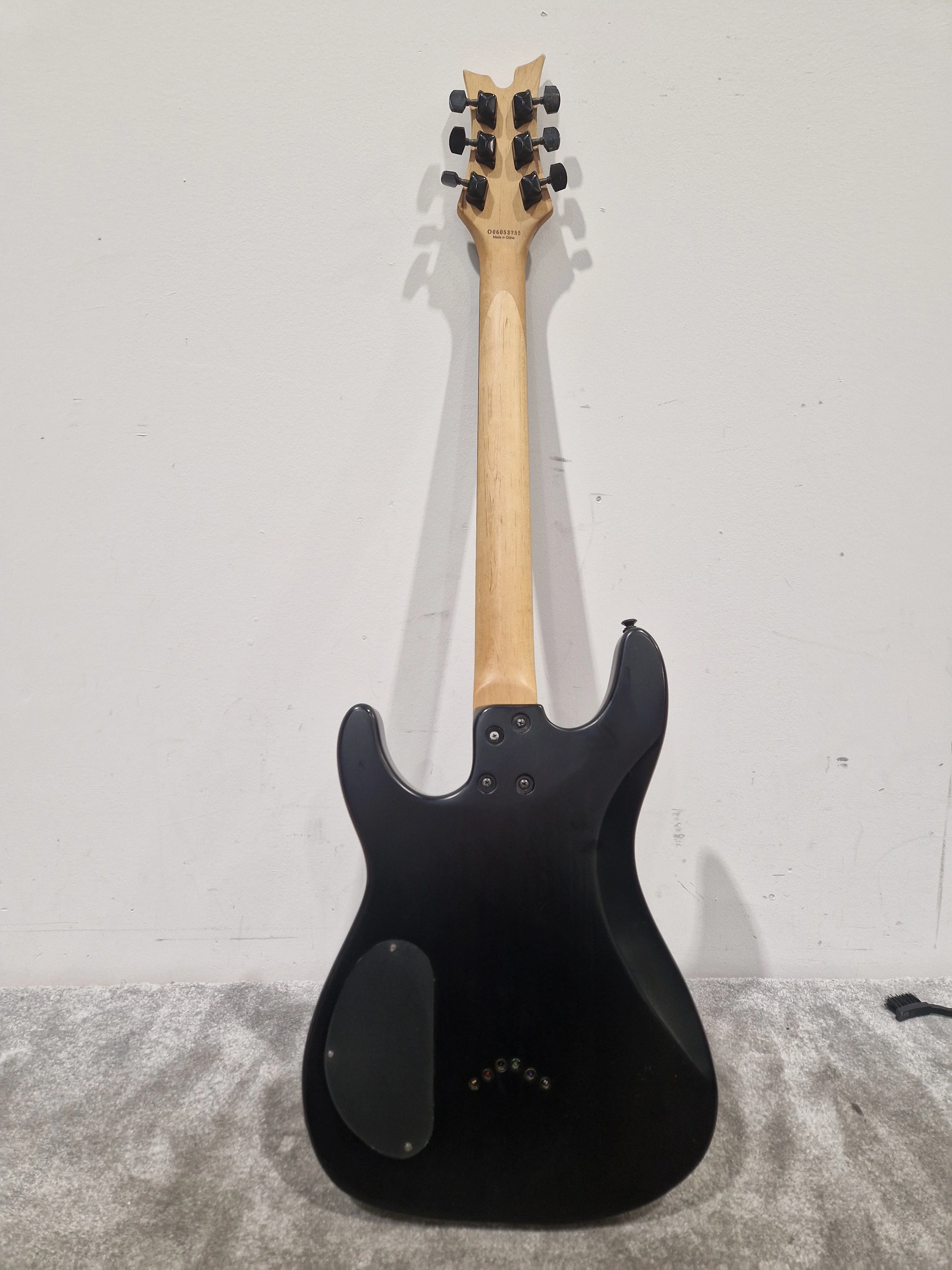 Dean Vendetta Black - Solid Body Electric Guitar - Very Good w/ New Strings - Image 13