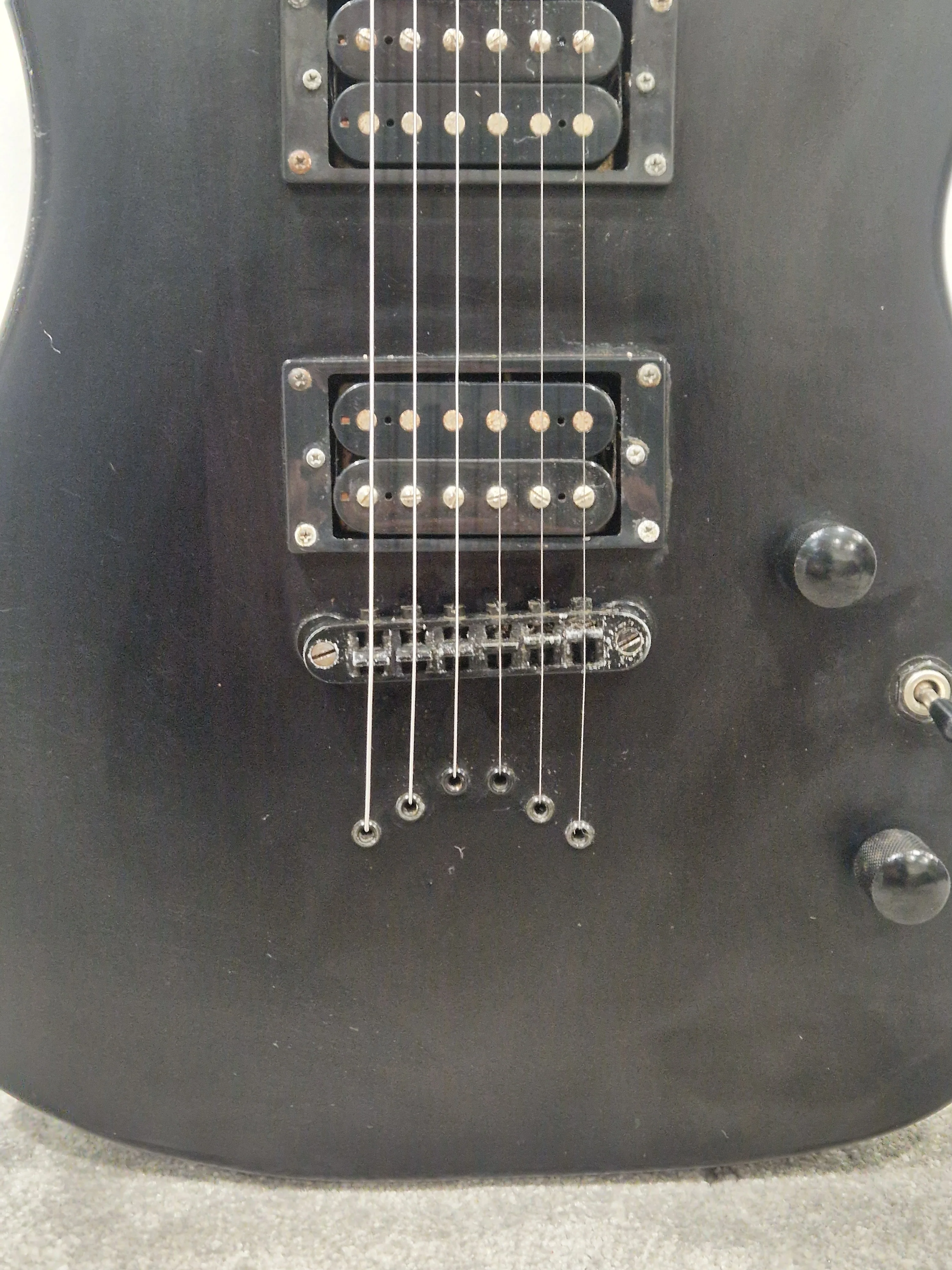 Dean Vendetta Black - Solid Body Electric Guitar - Very Good w/ New Strings - Image 15