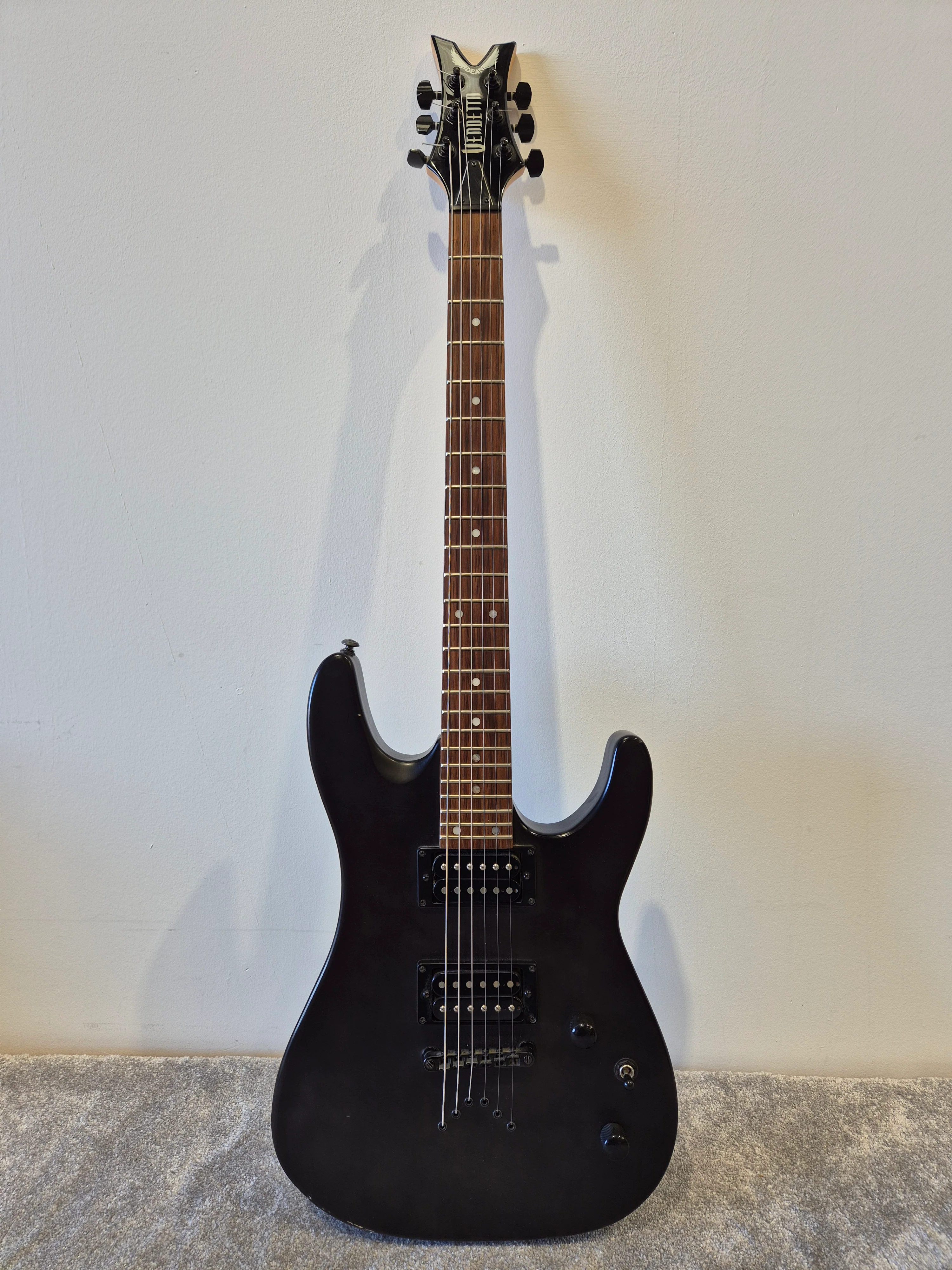 Dean Vendetta X Electric Guitar - Electric Guitar w/ Soft Bag - Image 2