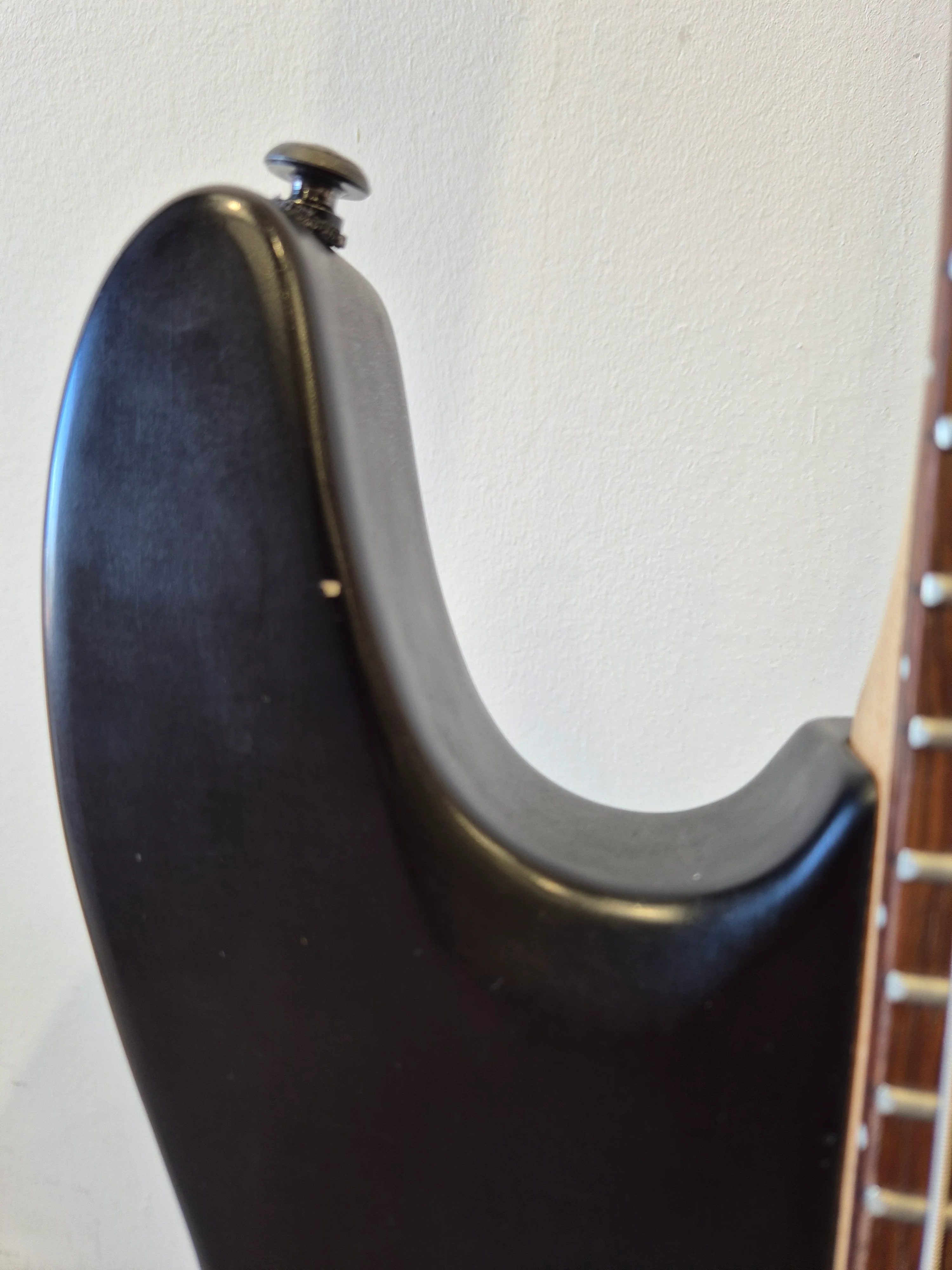 Dean Vendetta X Electric Guitar - Electric Guitar w/ Soft Bag - Image 5