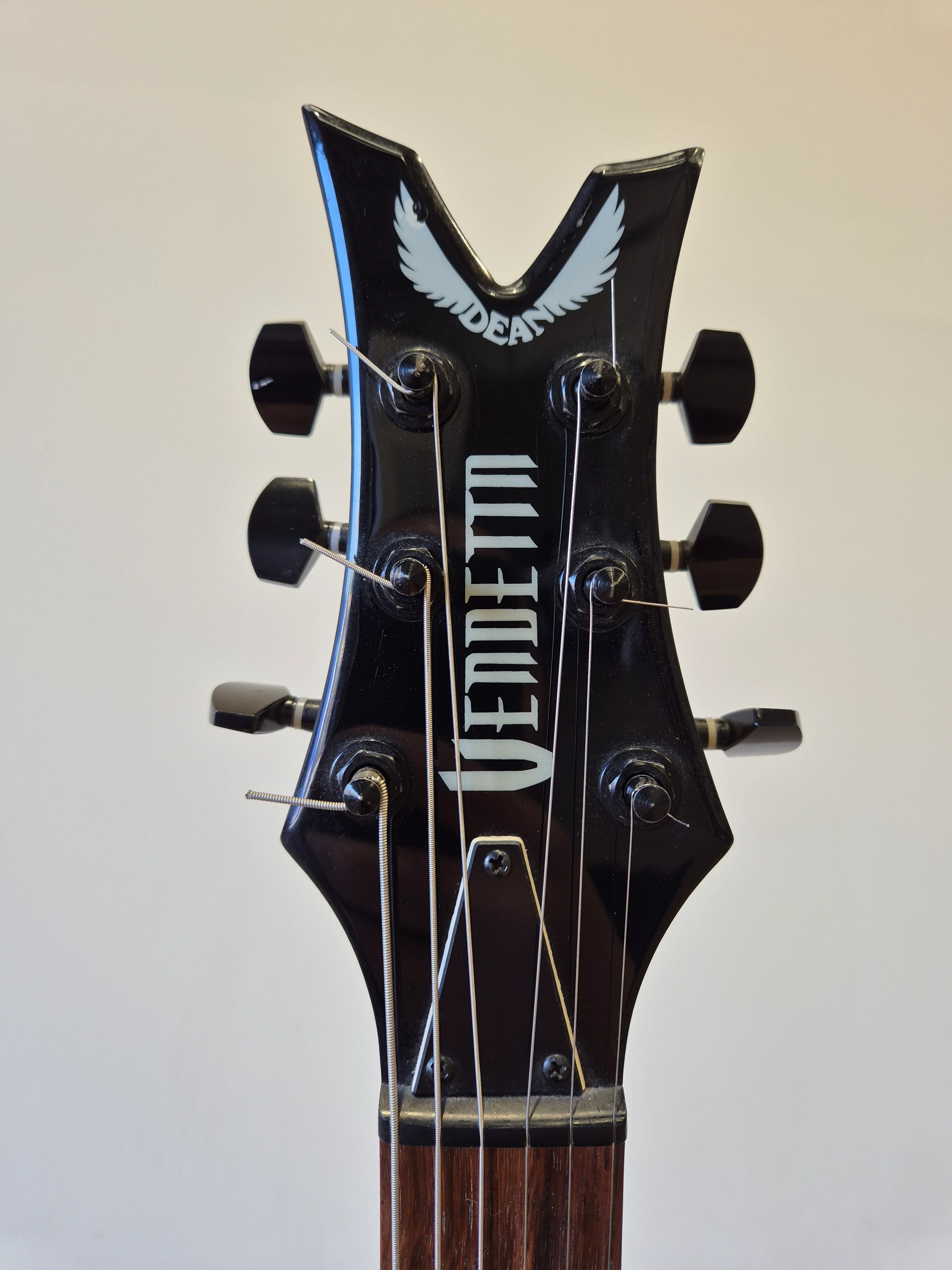 Dean Vendetta X Electric Guitar - Electric Guitar w/ Soft Bag - Image 6