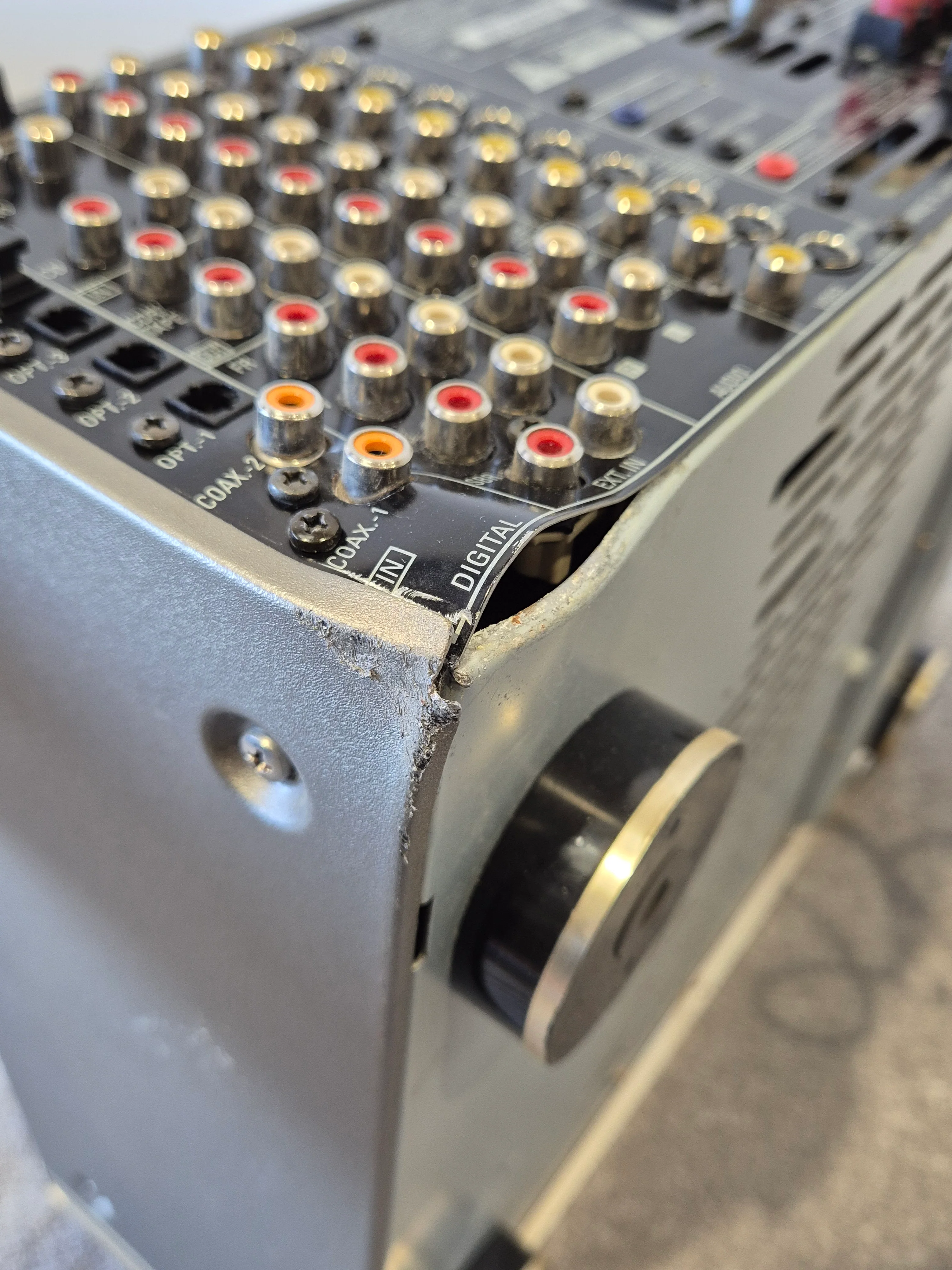 Denon AVR-2803 - 6.1 Channel AV Receiver (Spares or Repairs) - Image 10