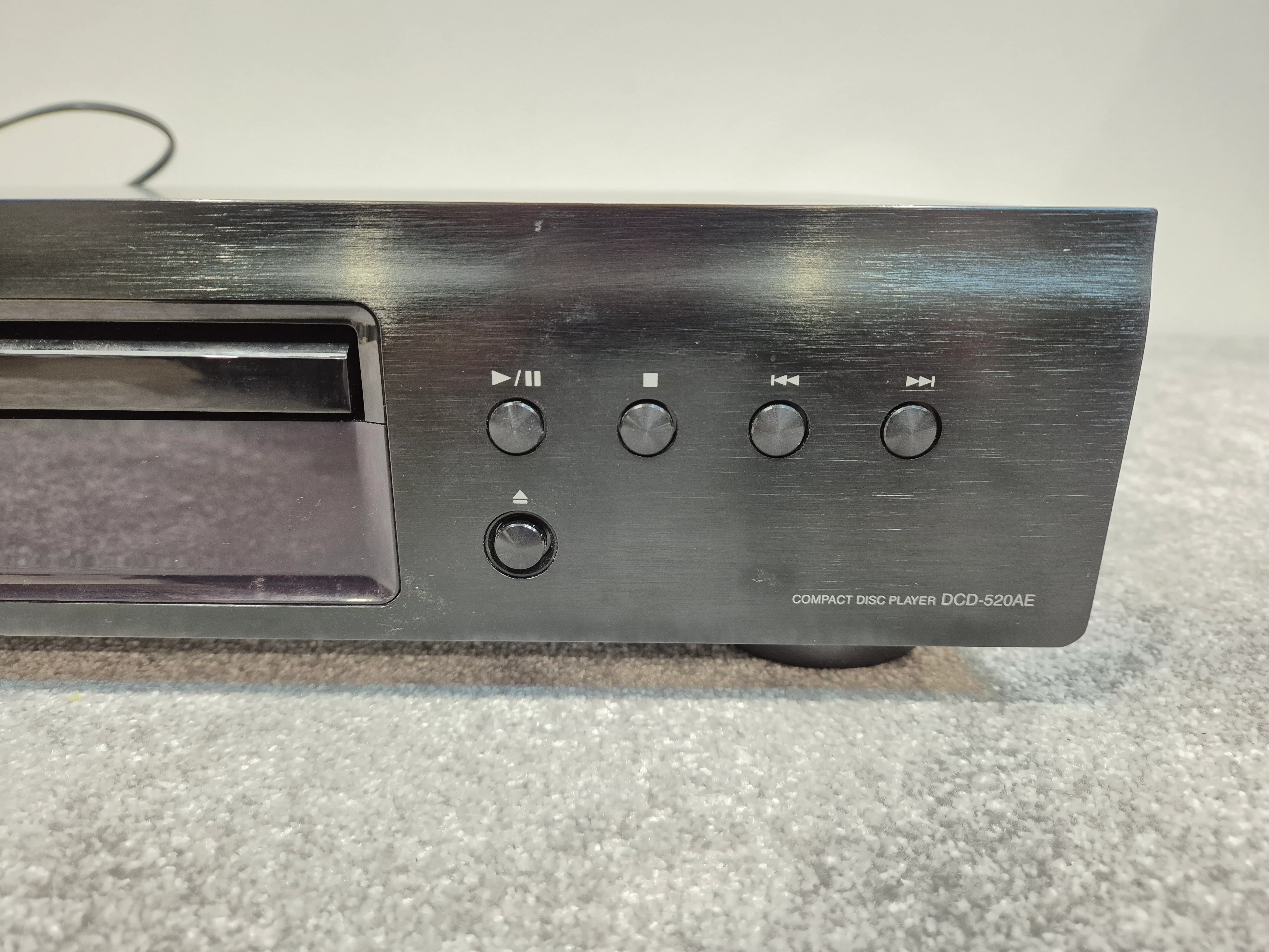 Denon DCD-520AE - CD Player with Remote Control and Manual - Image 2