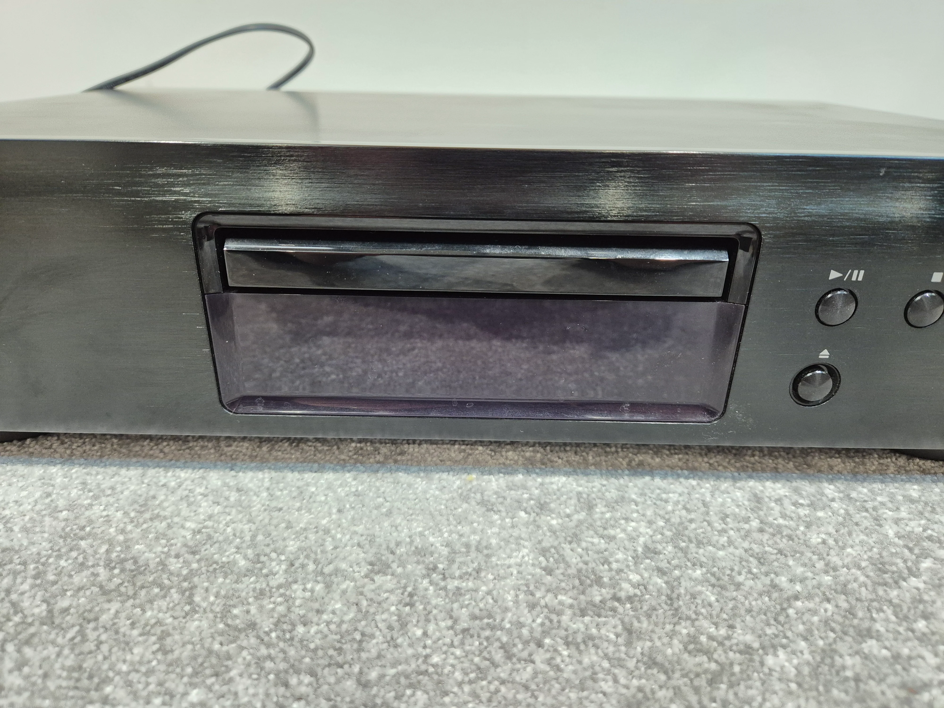 Denon DCD-520AE - CD Player with Remote Control and Manual - Image 3