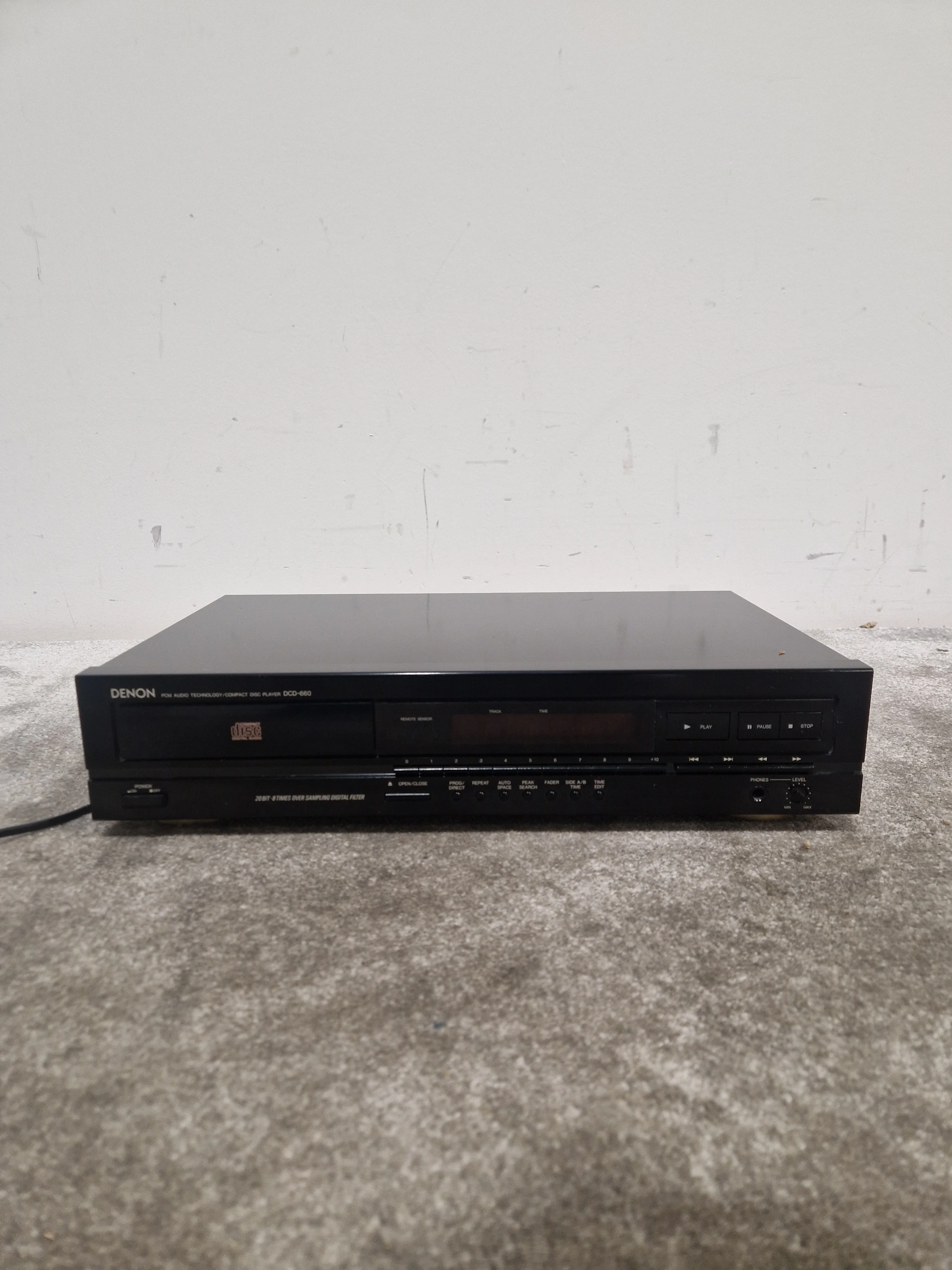 Denon DCD-660 CD Player - Black - Japan Made - Excellent - Image 3