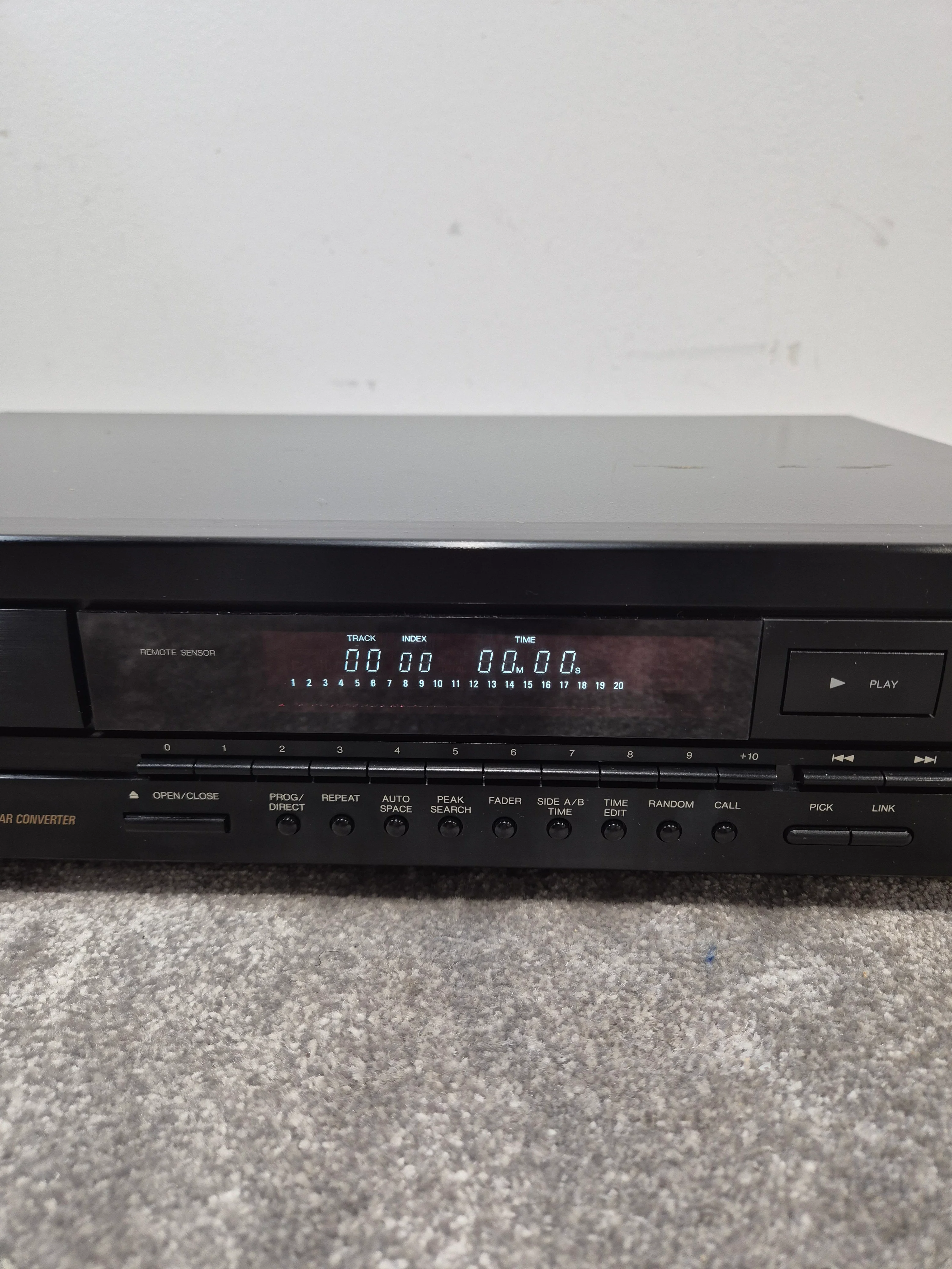 Denon DCD-960 - High-Fidelity CD Player - Fair w/ Power Supply - Image 2