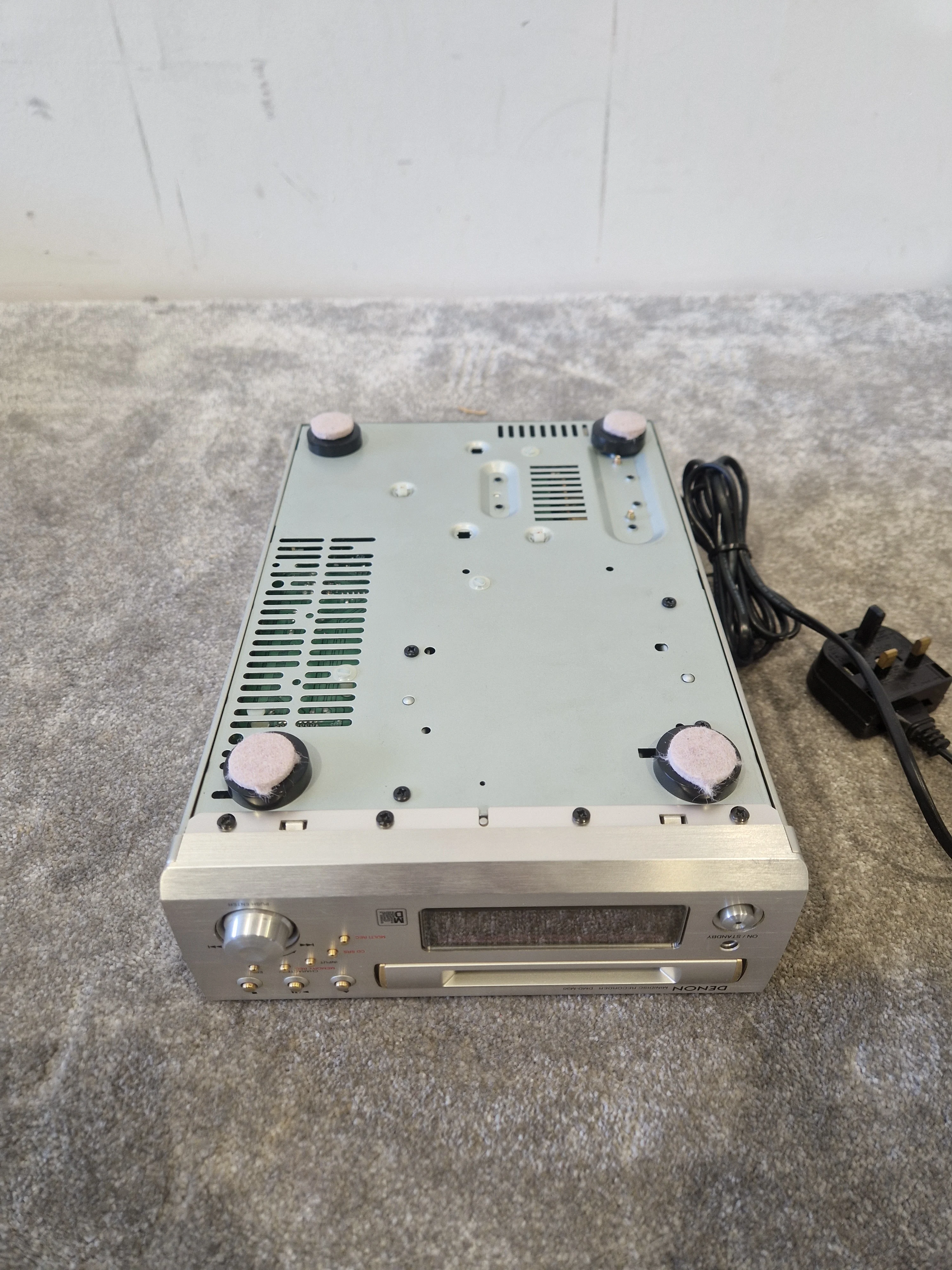 Denon DMD-M30 MINI-DISK Player - Compact Audio System - Spares or Repair - Image 3