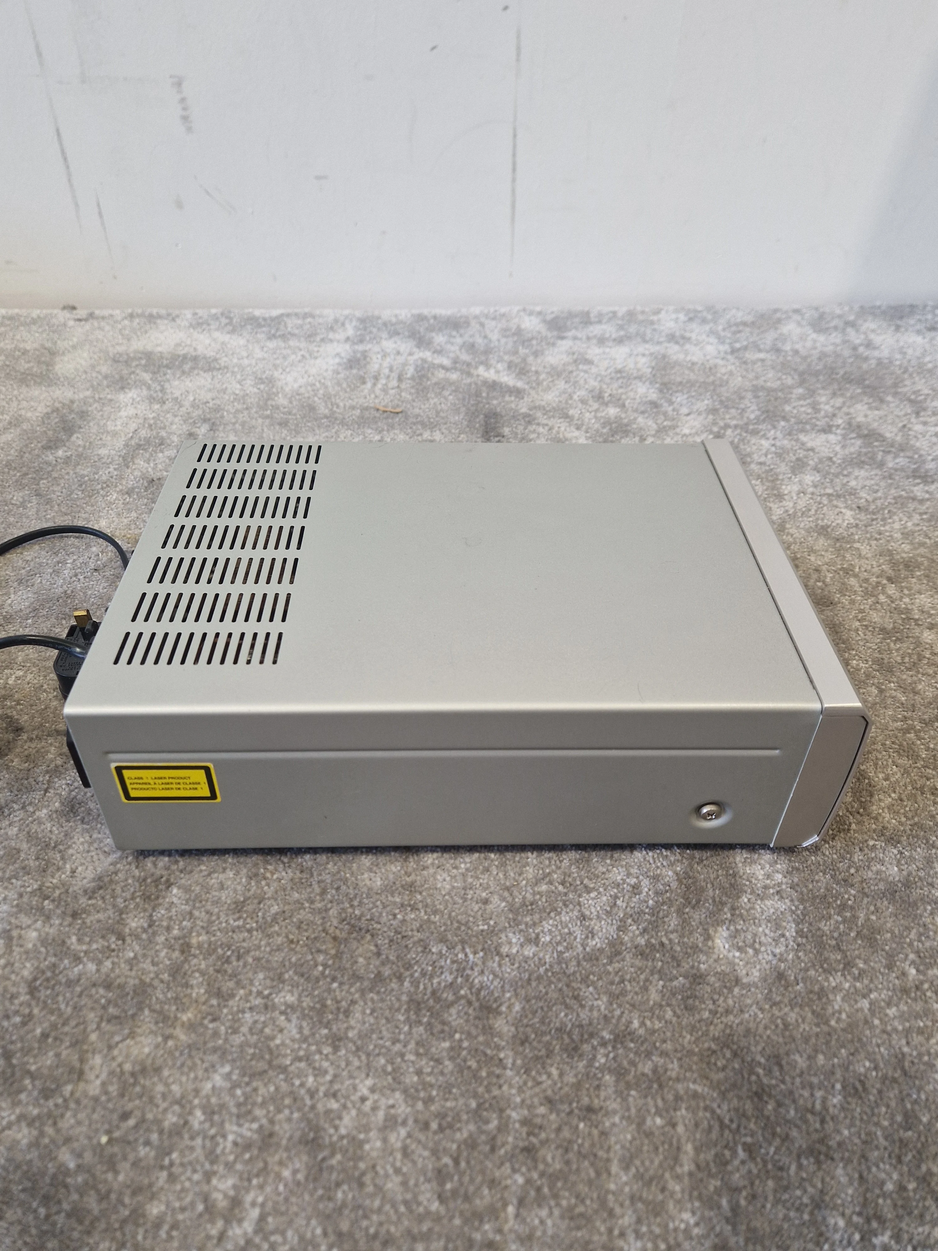 Denon DMD-M30 MINI-DISK Player - Compact Audio System - Spares or Repair - Image 7