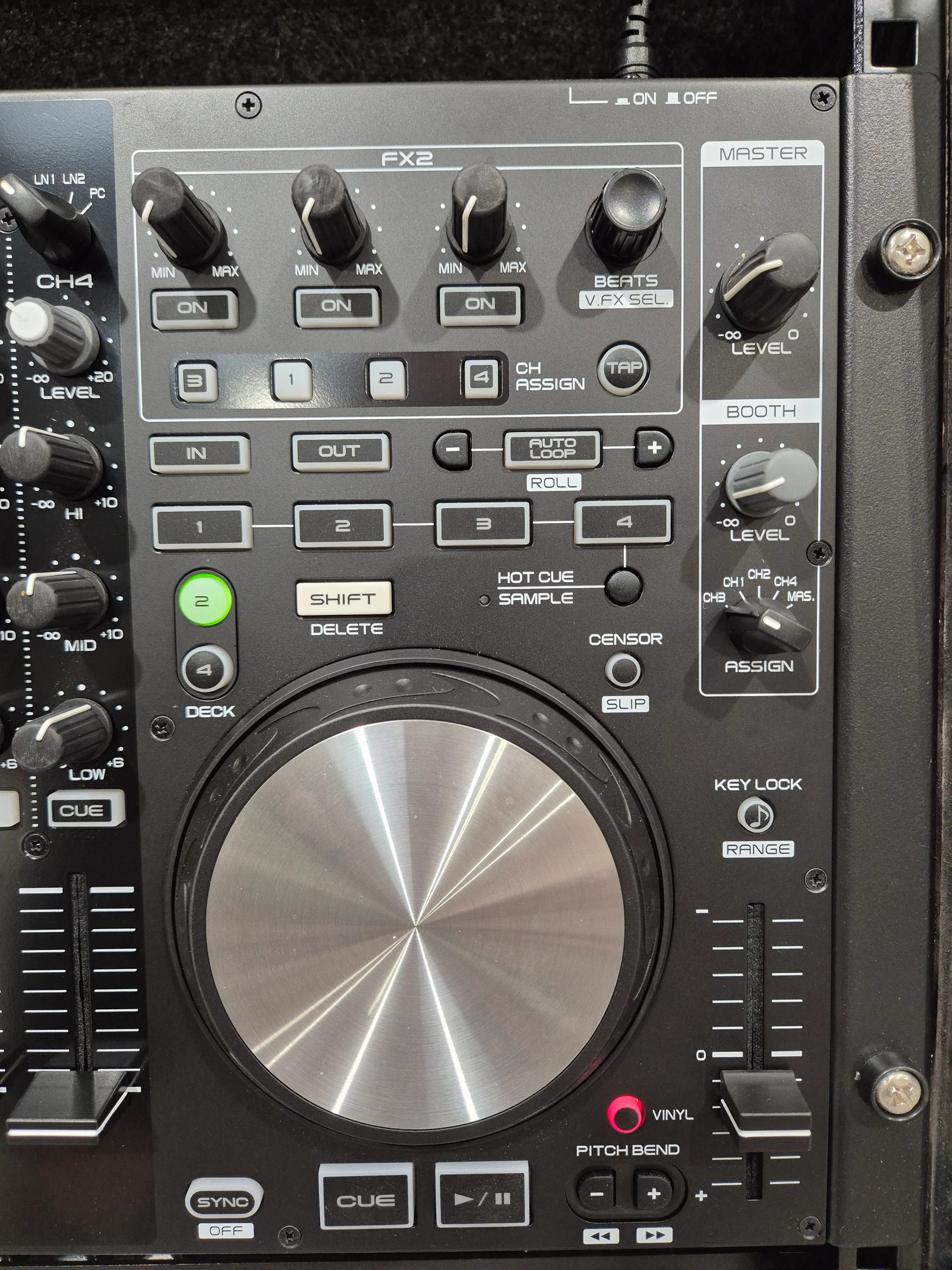 Denon MC6000MK2 - Professional DJ Controller and Digital Mixer w/ Flight Case - Image 4