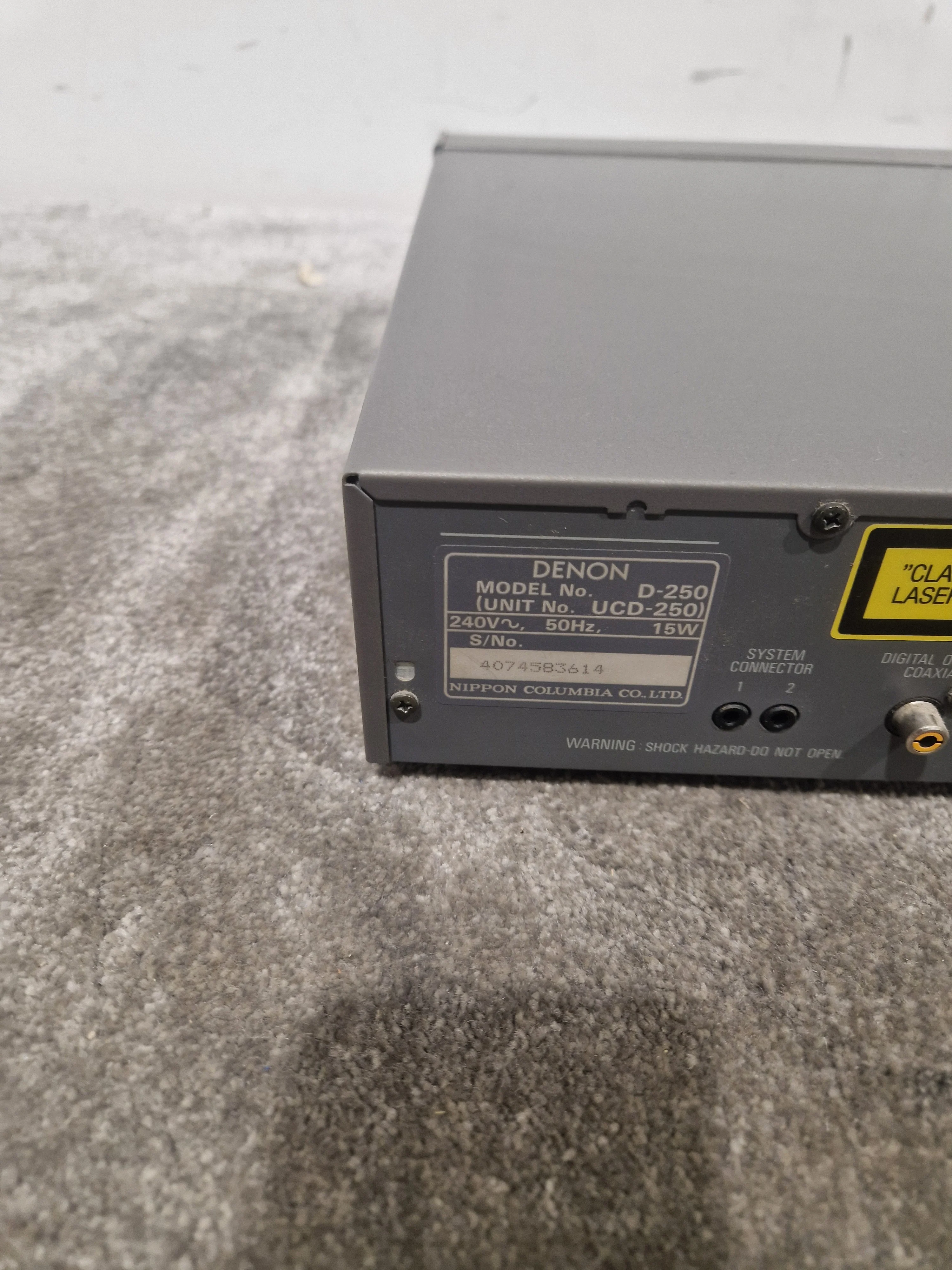 Denon UCD-250 - CD Player - Silver - Good - Image 3