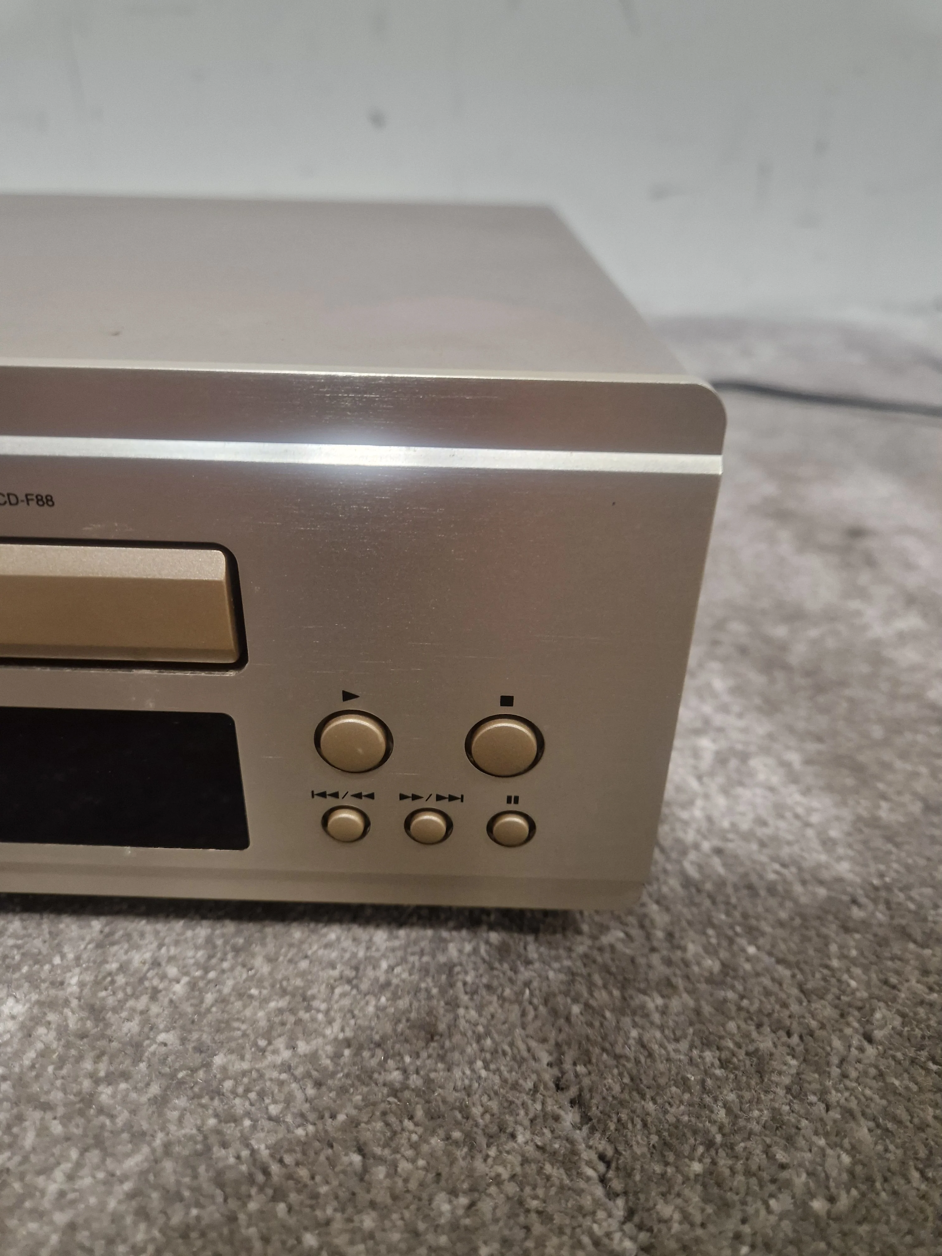 Denon UCD-F88 - CD Player - Silver - Spares or Repair - Image 7