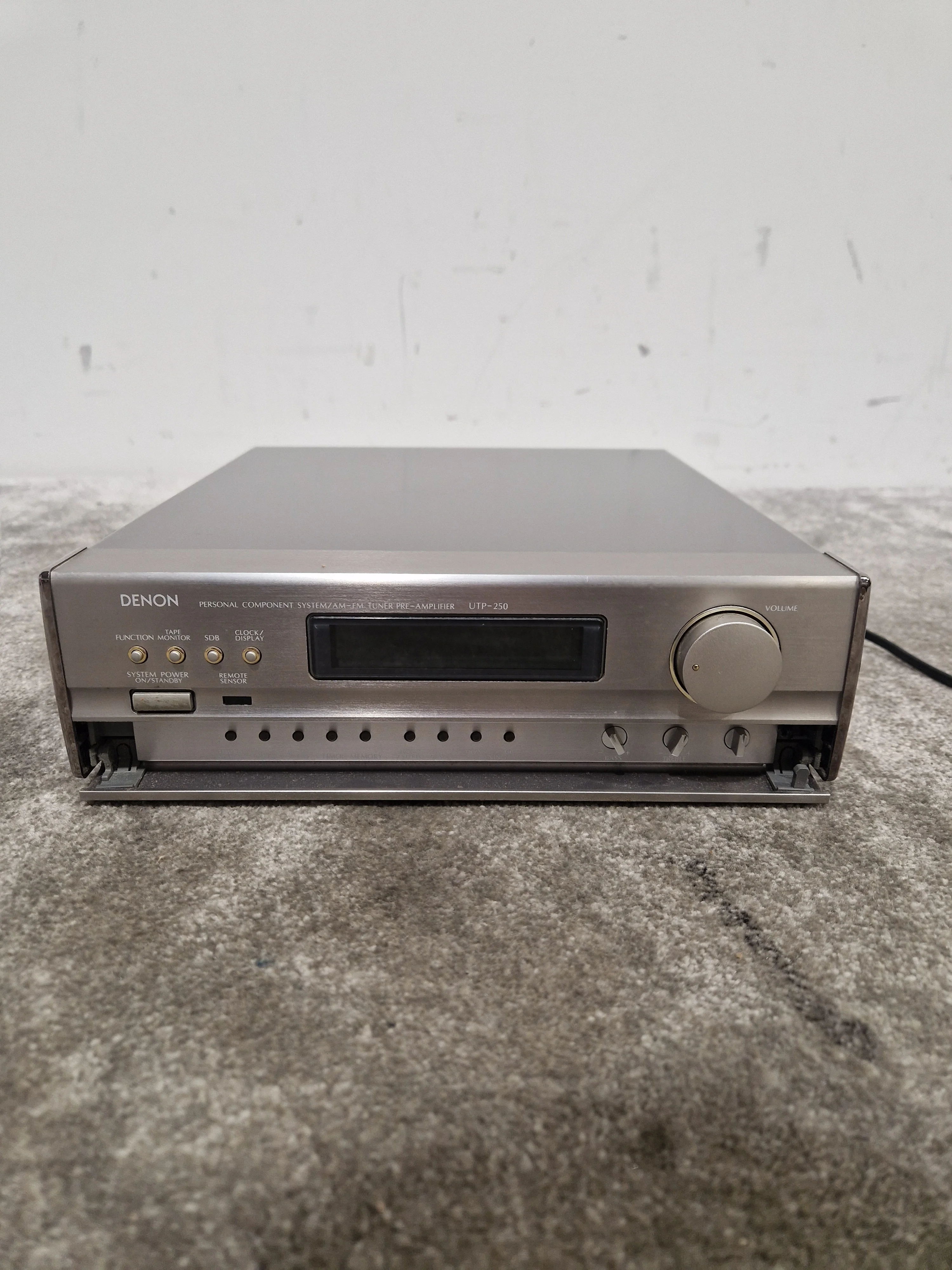 Denon UTP-250 - AM/FM Tuner Pre-Amplifier - Silver - Good - Image 11